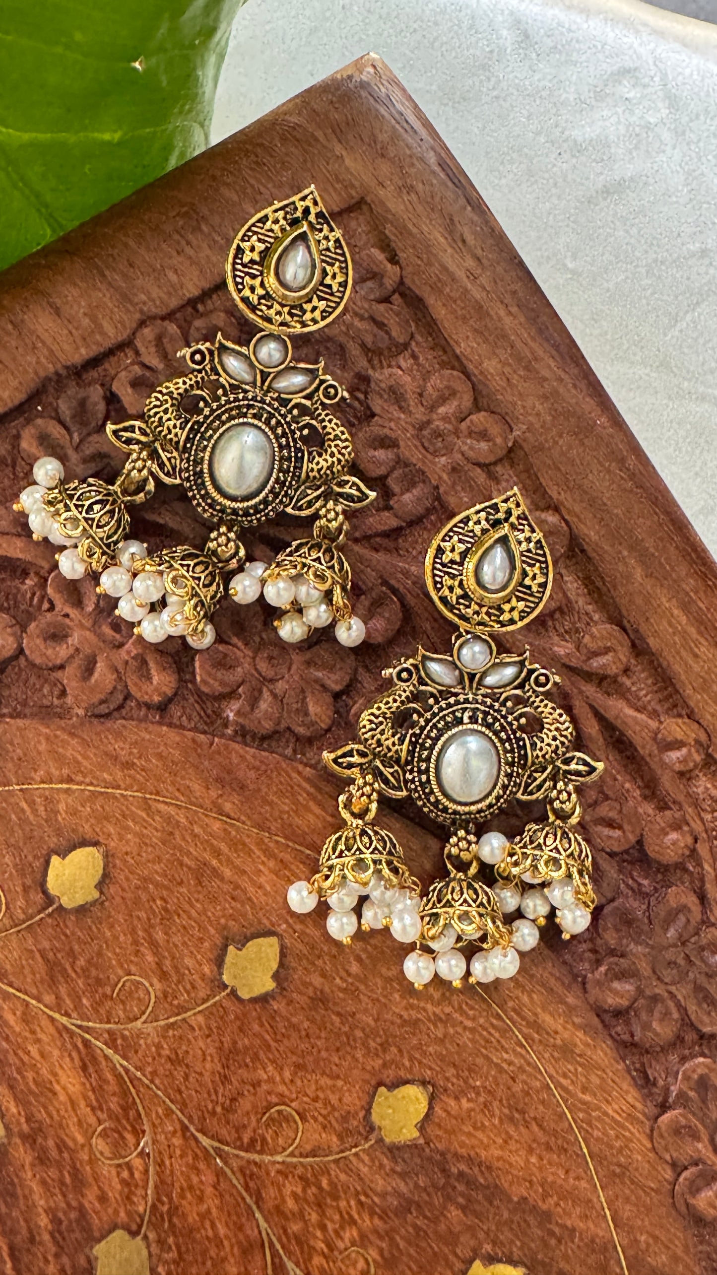 Gorgeous Designer Hangings Set - Pearl / White Stone
