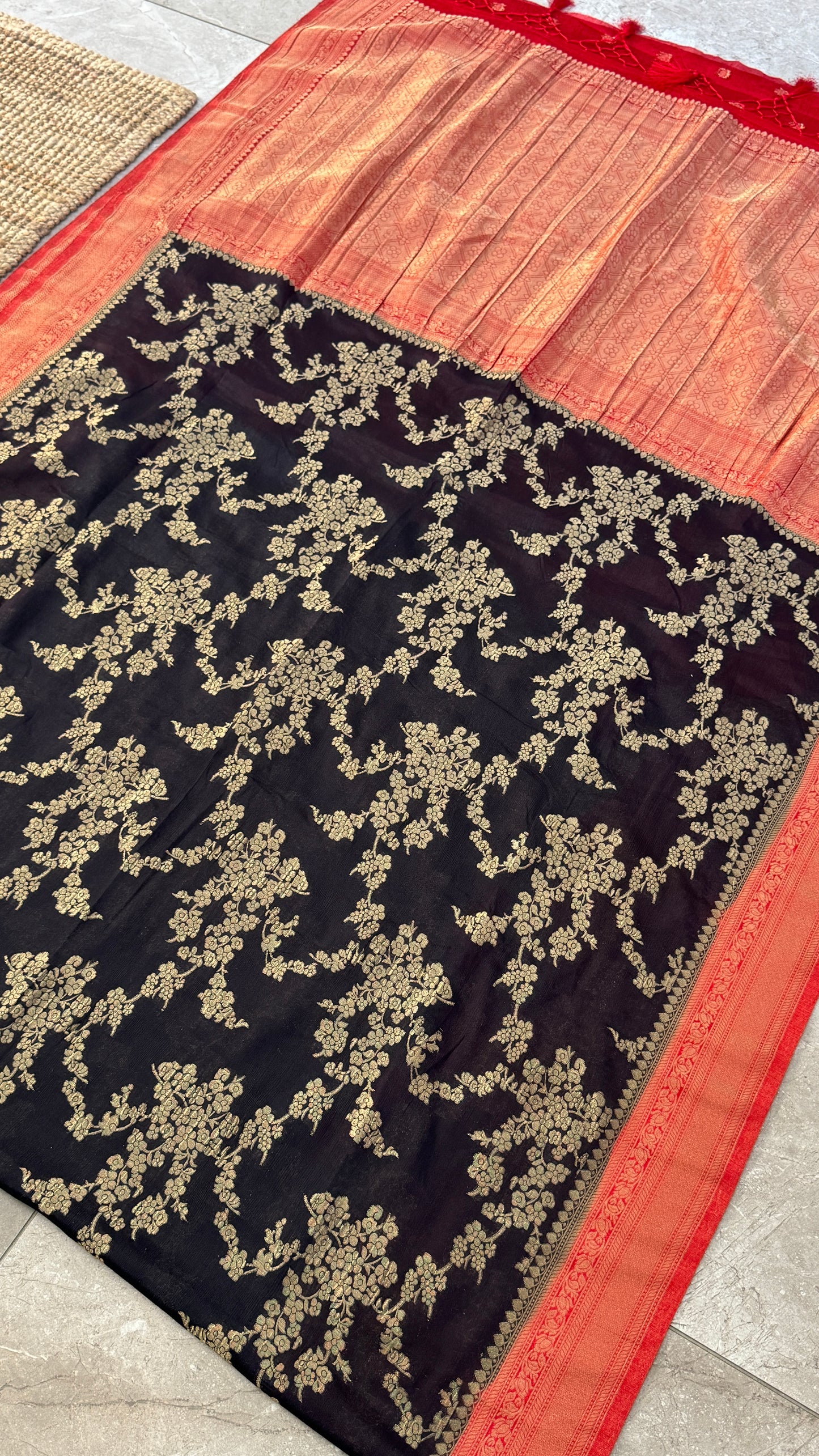 Georgette Silk Crushed Banarasi Saree – Black with Red Border