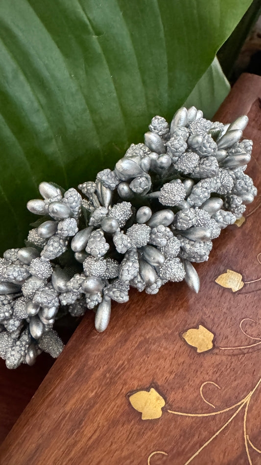Artificial Pollen Gajra - Silver