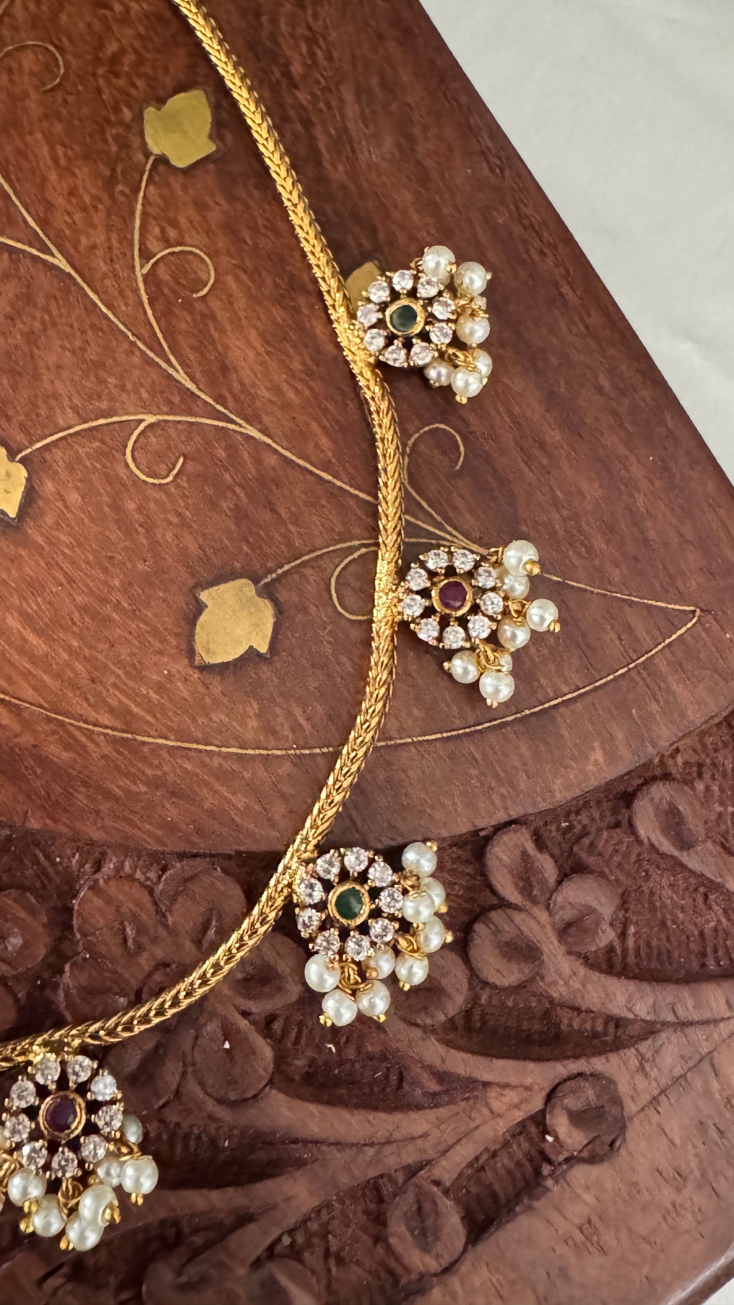 Simple and Elegant Necklace set