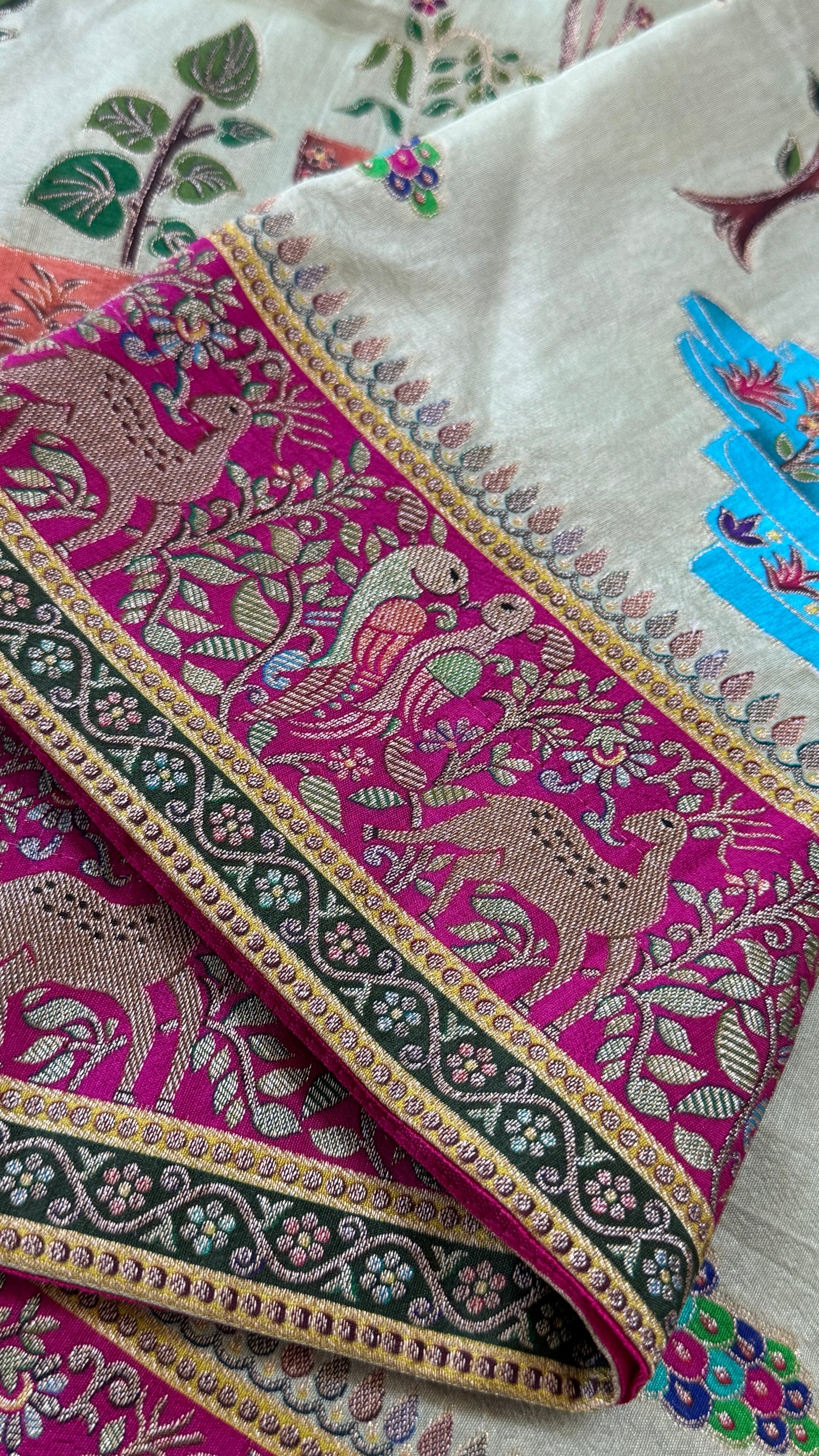 A Kashmiri Pashmina Banarasi Handwoven Storytelling Sarees on Munga Silk - Baby Green