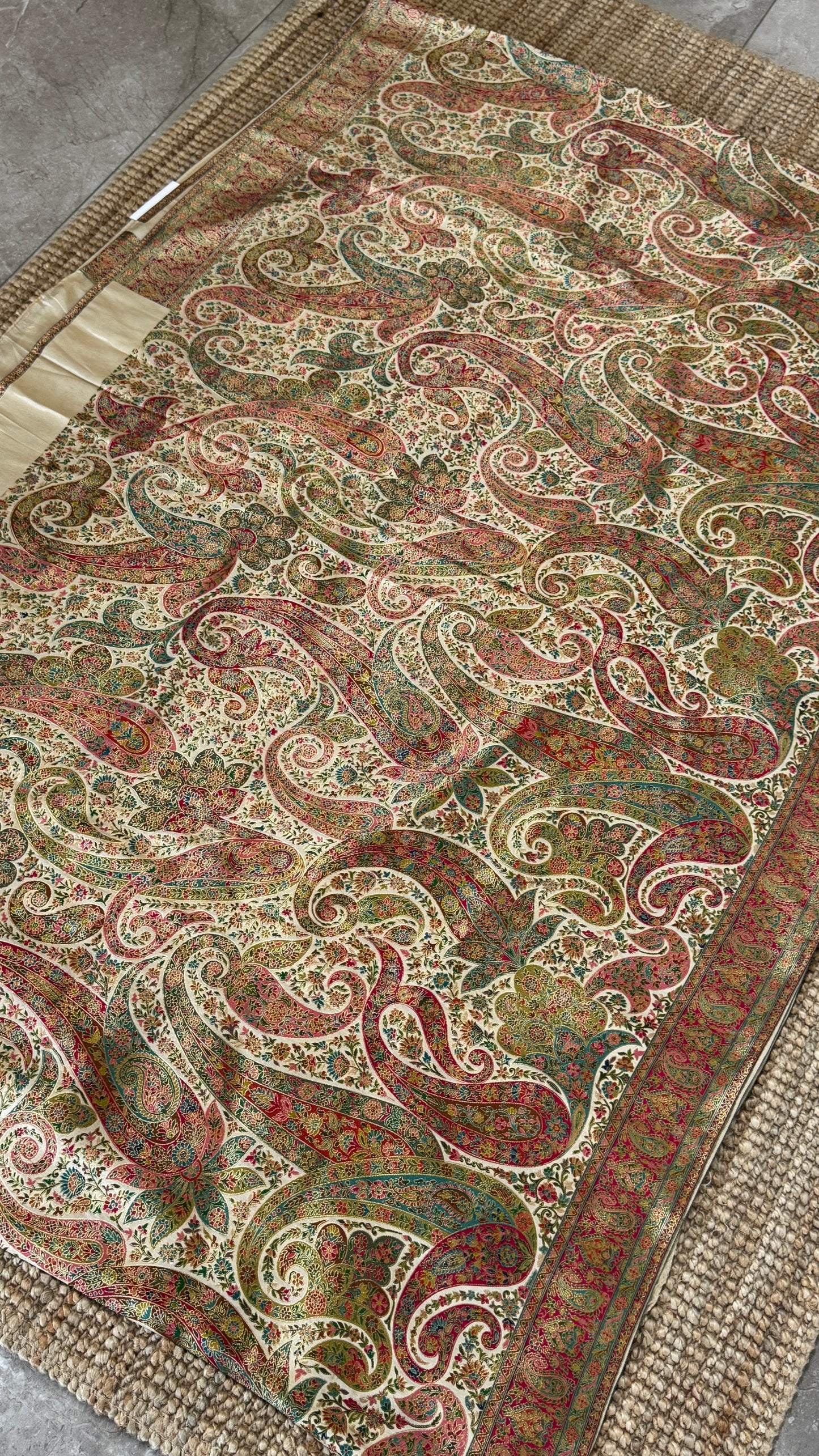 A Kashmiri Pashmina Banarasi Handwoven Floral Sarees - Half White