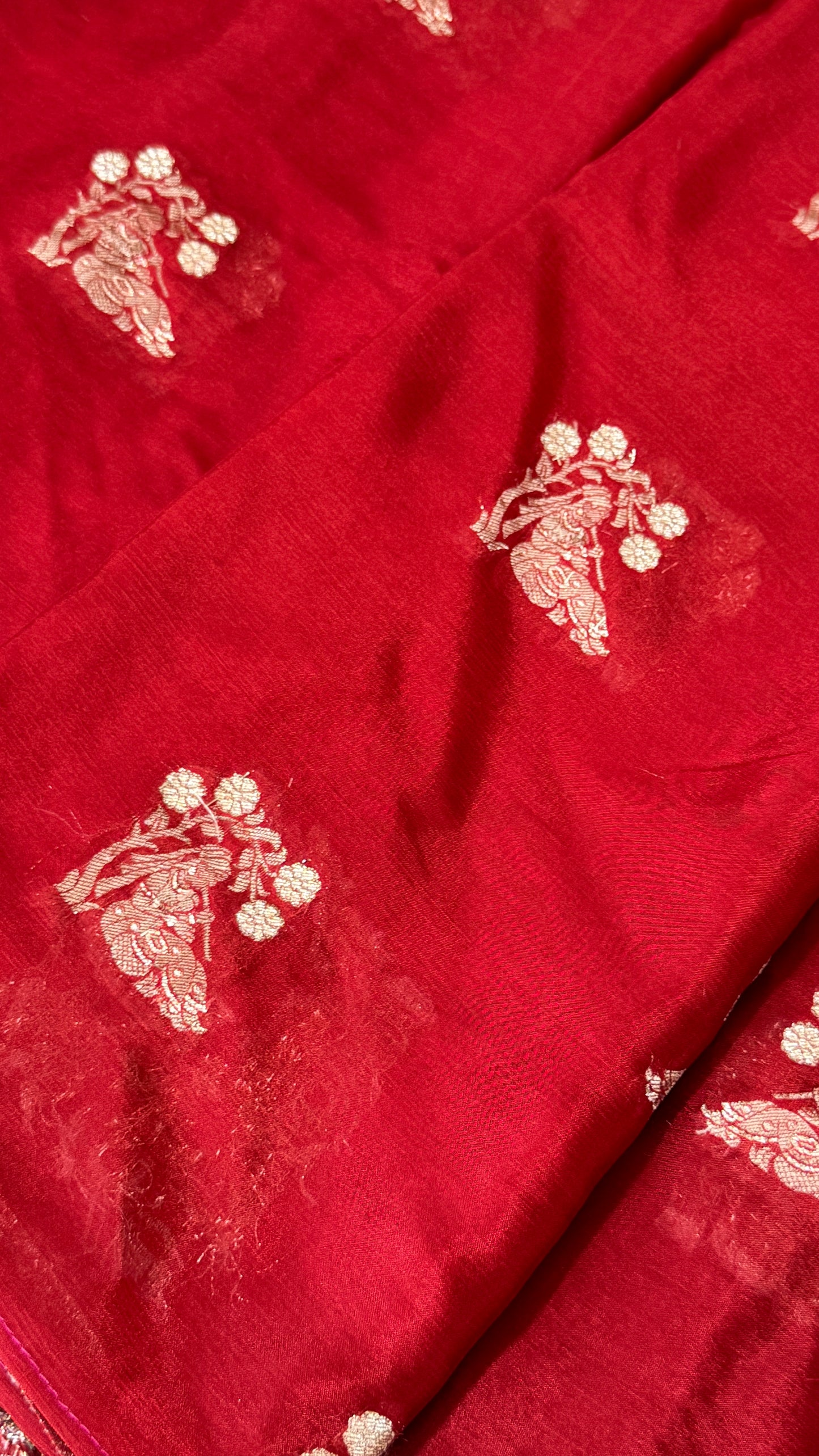 Chinon Crepe Sarees – Graceful, Lightweight & Perfectly Elegant – RED