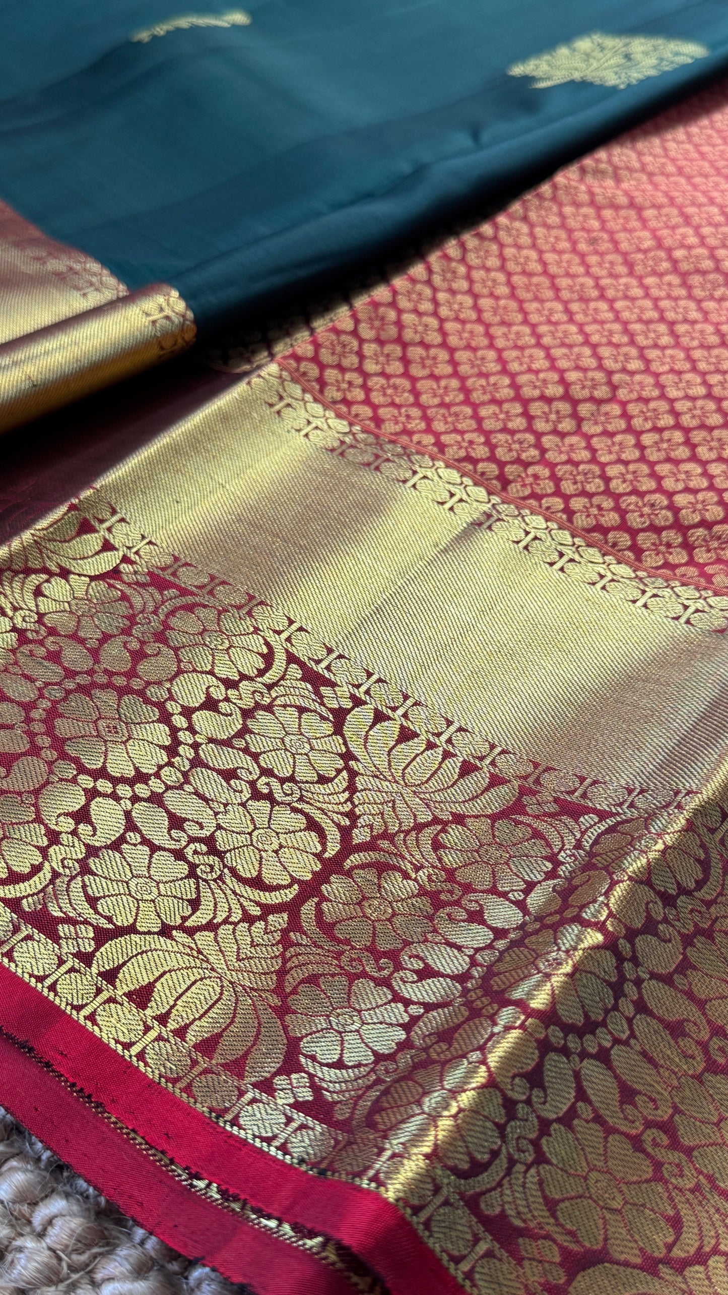KANJIVARAM PURE SILK HANDLOOM SAREE in Bottle Green and contrast Red Pallu and Border