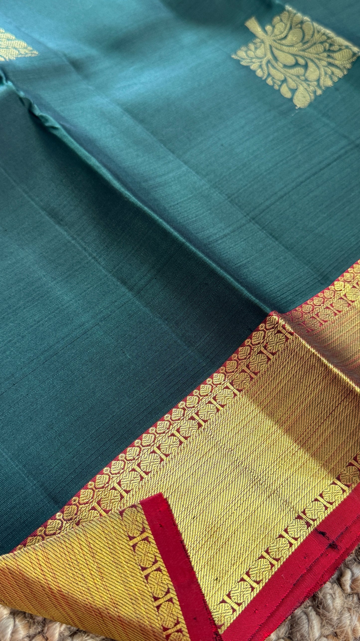 KANJIVARAM PURE SILK HANDLOOM SAREE in Bottle Green and contrast Red Pallu and Border