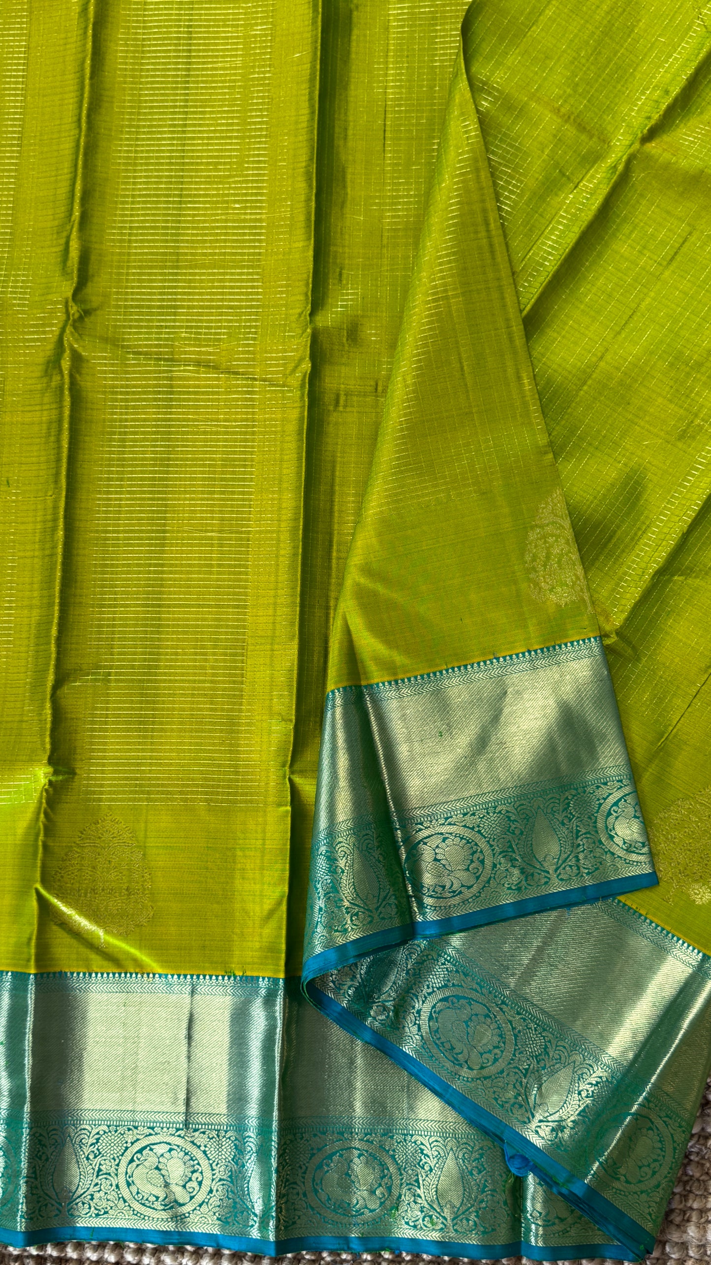 KANJIVARAM PURE SILK HANDLOOM SAREE in Green and contrast Rama Blue border