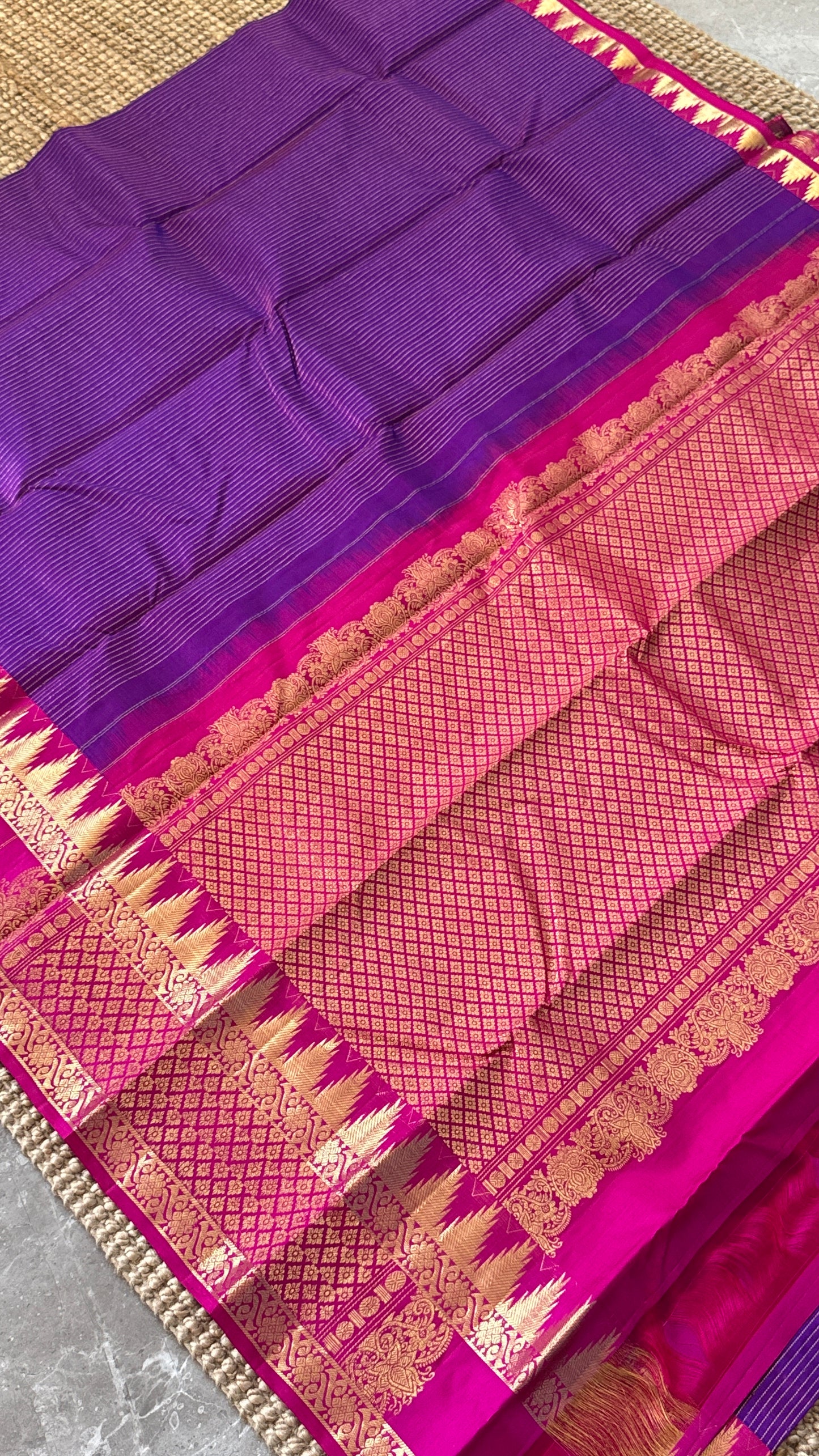 KANJIVARAM PURE SILK HANDLOOM SAREE in Purple and contrast Pink Border and Pallu