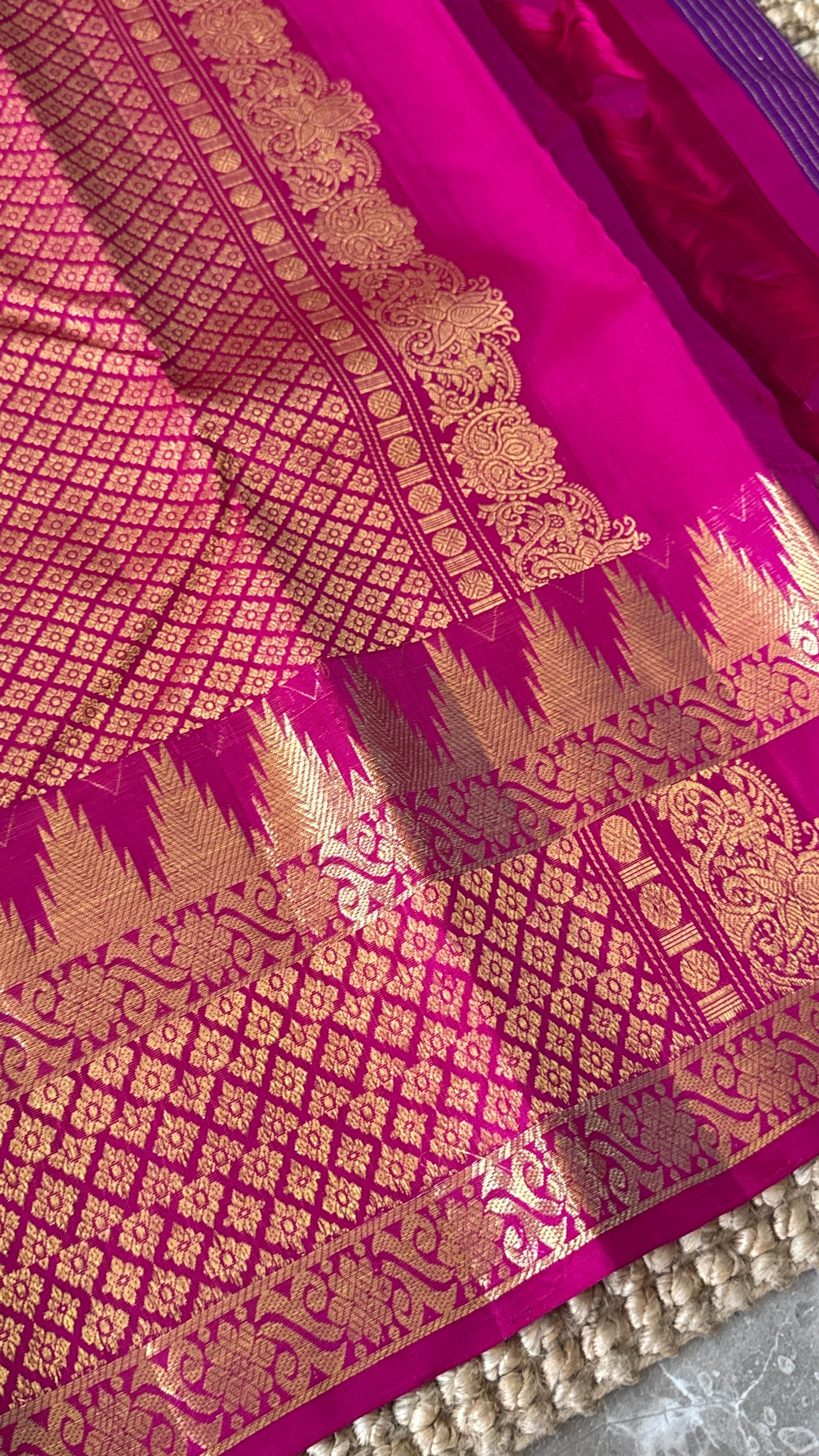 KANJIVARAM PURE SILK HANDLOOM SAREE in Purple and contrast Pink Border and Pallu