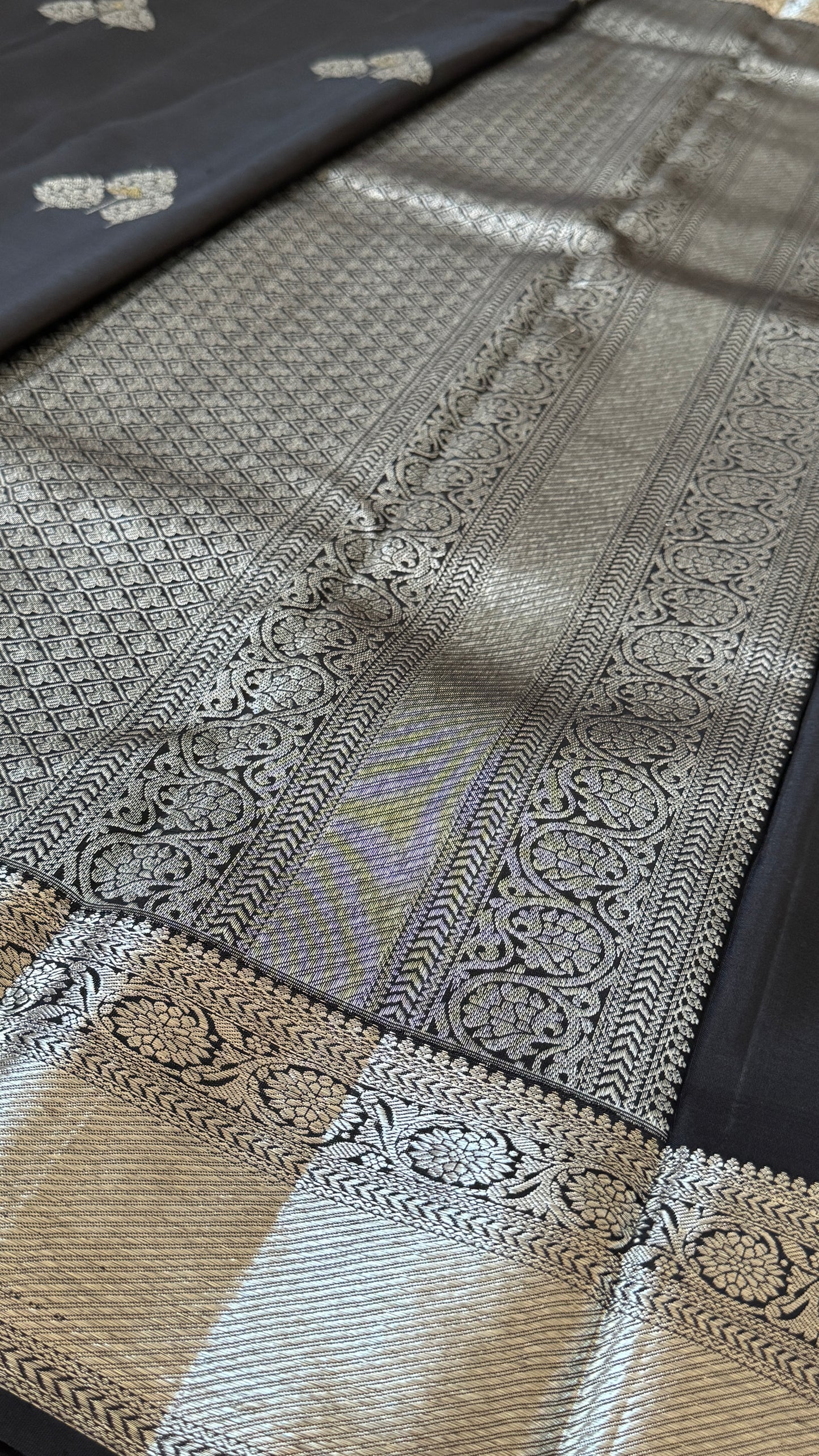 KANJIVARAM PURE SILK HANDLOOM SAREE in Black Beauty with Silver Zari Elegance