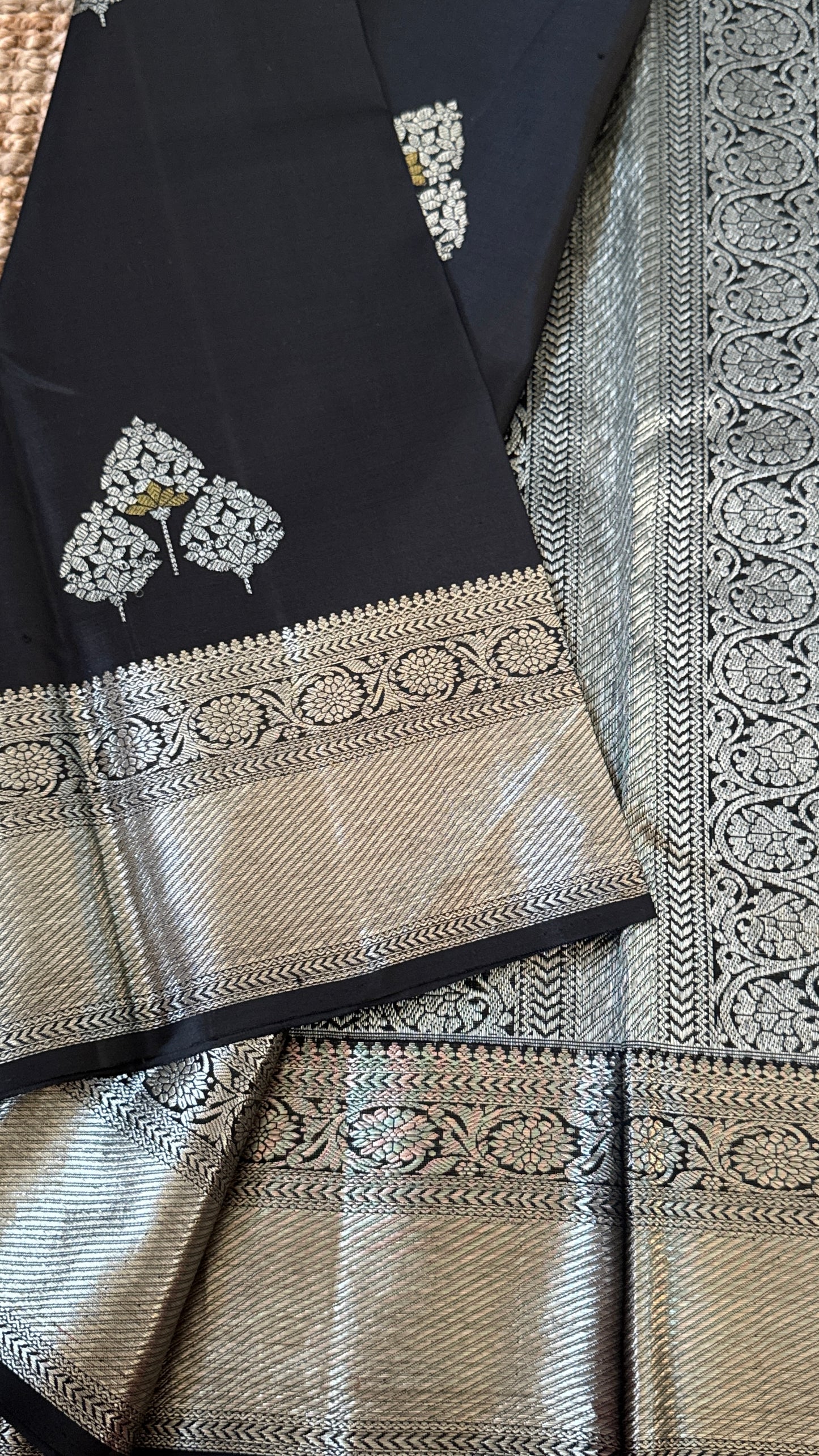 KANJIVARAM PURE SILK HANDLOOM SAREE in Black Beauty with Silver Zari Elegance