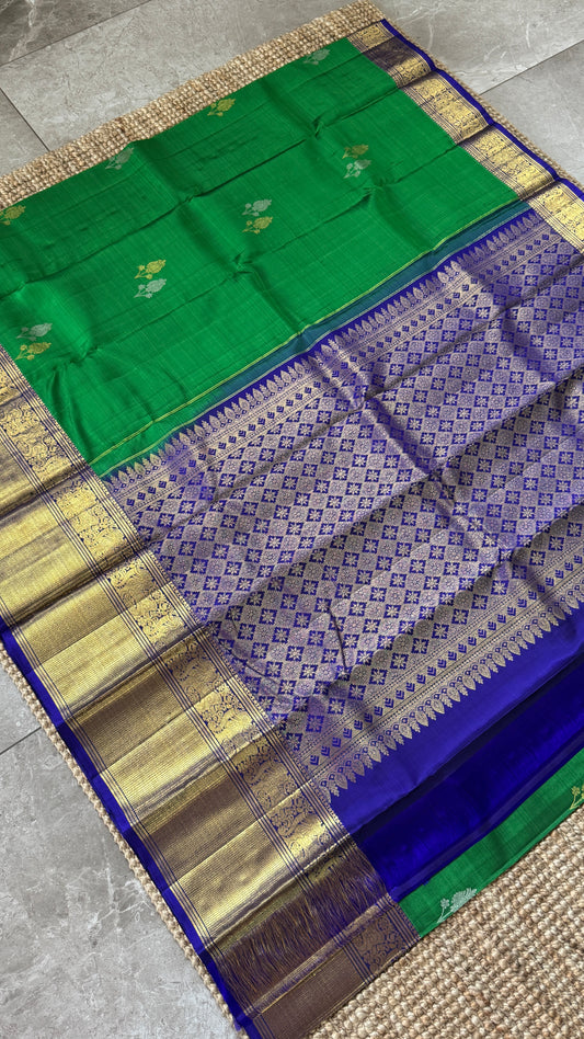 KANJIVARAM PURE SILK HANDLOOM SAREE in Green with Yali motif in Royal Blue