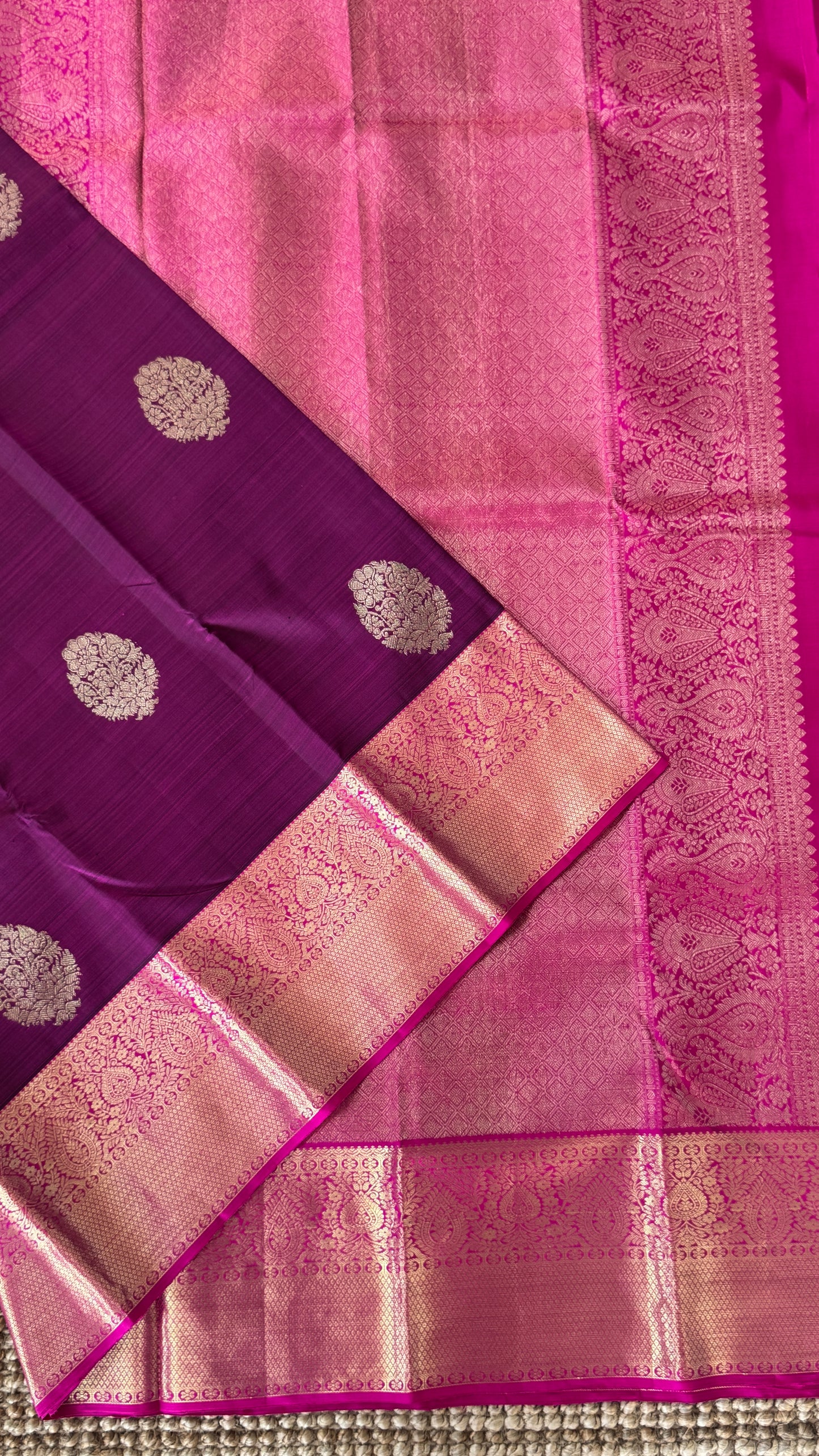 KANJIVARAM PURE SILK HANDLOOM SAREE in Wine and contrast Pink Border and Pallu