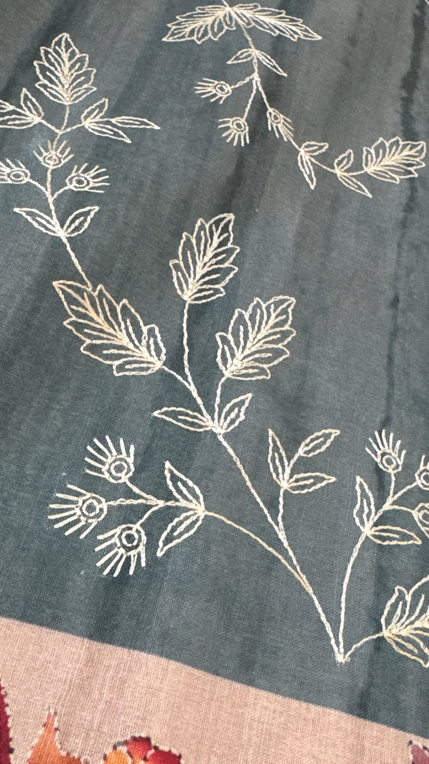 HANDLOOM SOFT RAW SILK KALAMKARI EMBROIDERED SAREE – GREY