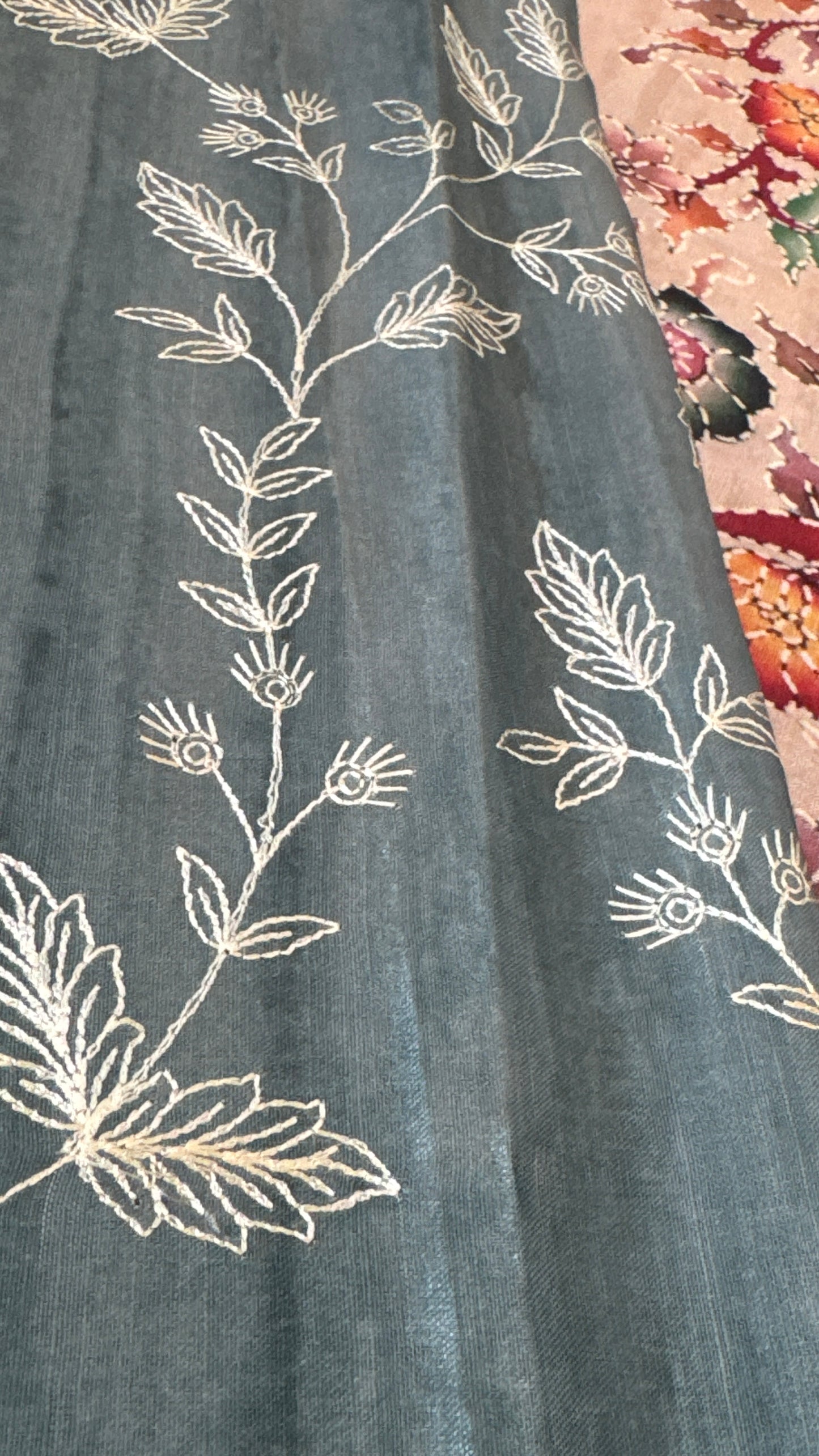 HANDLOOM SOFT RAW SILK KALAMKARI EMBROIDERED SAREE – GREY