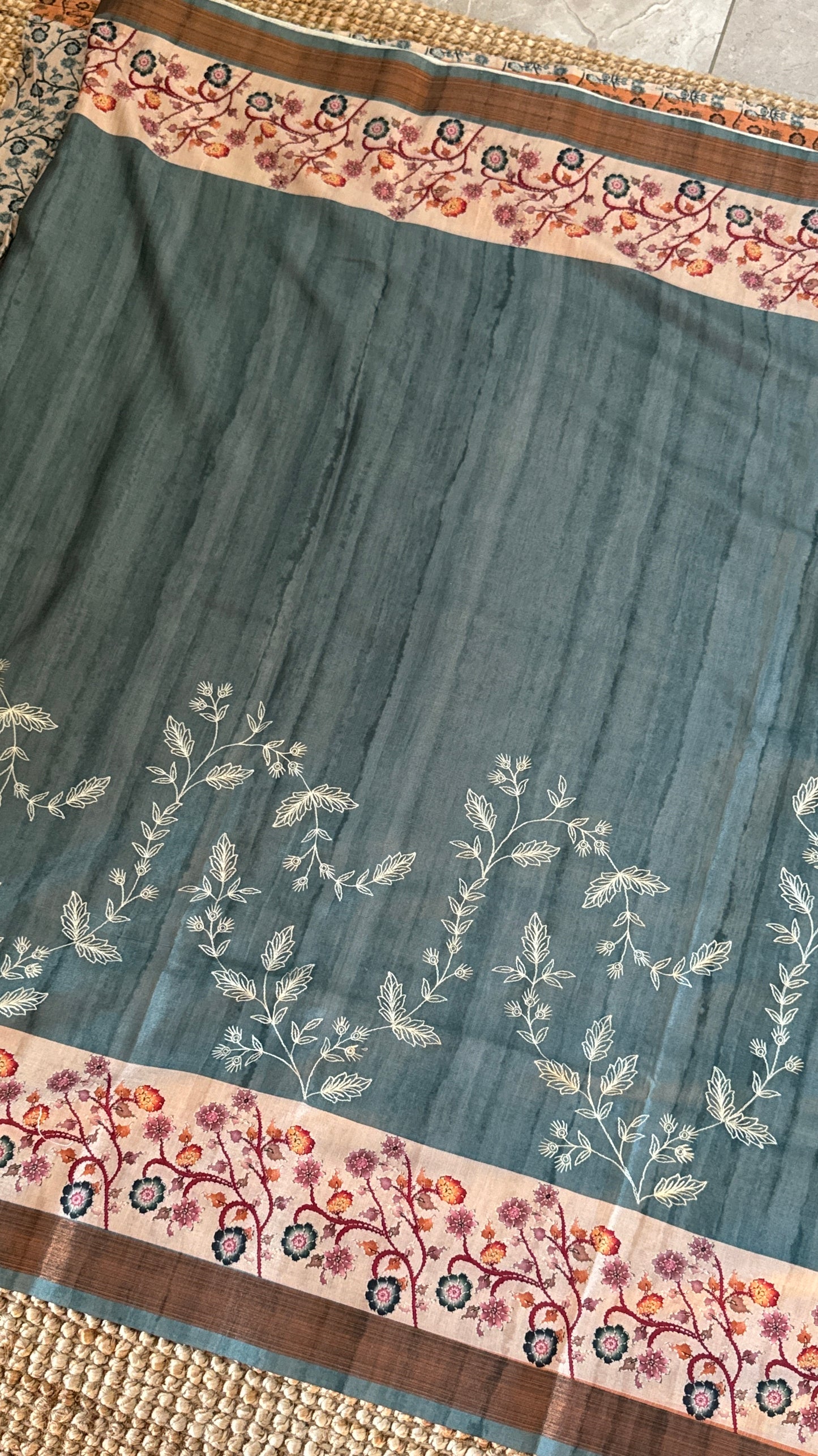HANDLOOM SOFT RAW SILK KALAMKARI EMBROIDERED SAREE – GREY