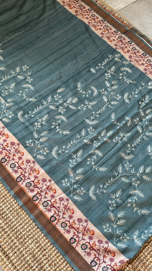 HANDLOOM SOFT RAW SILK KALAMKARI EMBROIDERED SAREE β GREY