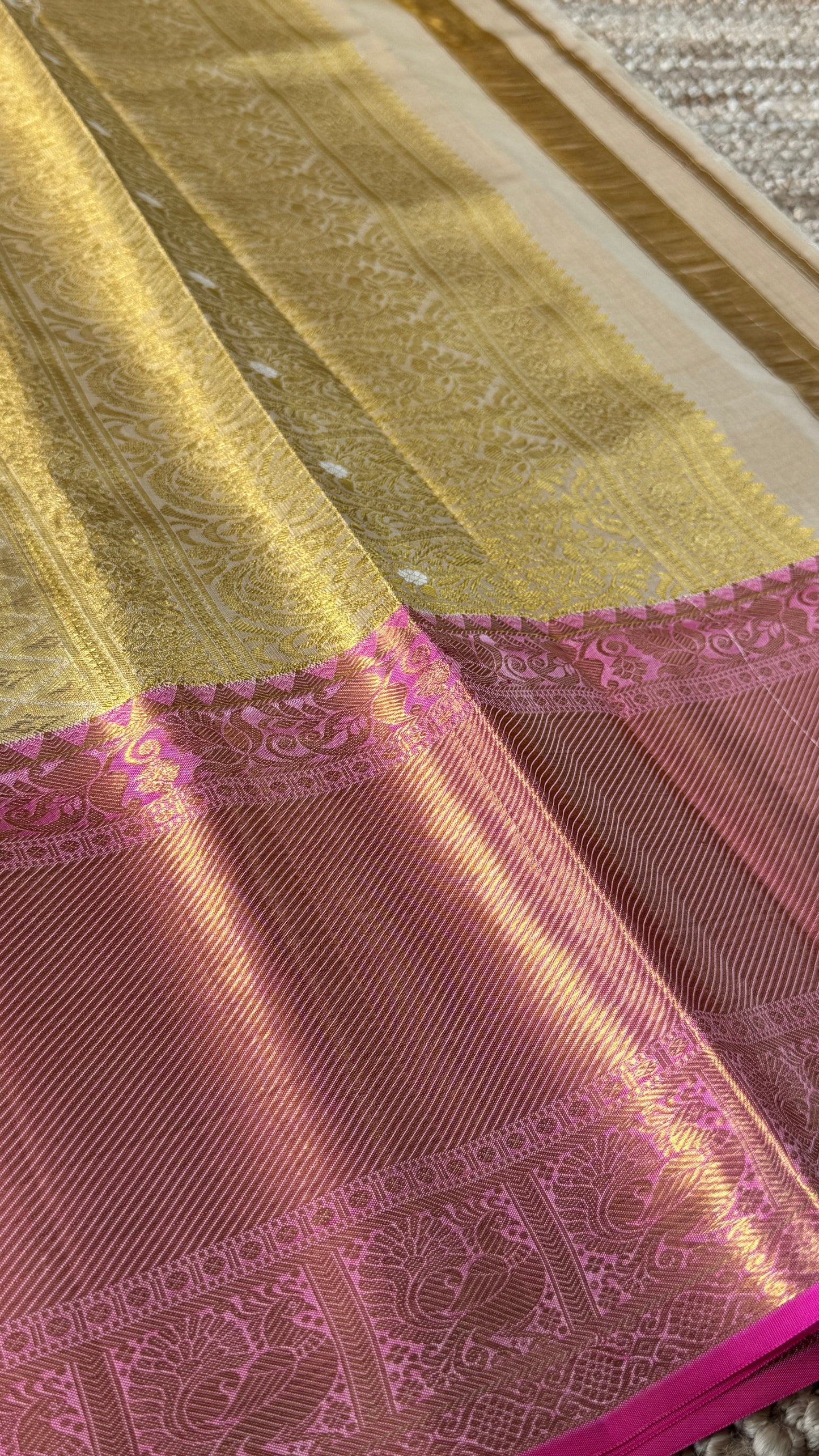 PURE TISSUE KANJIVARAM SILK HANDLOOM SAREE – BEIGE WITH PINK BORDER