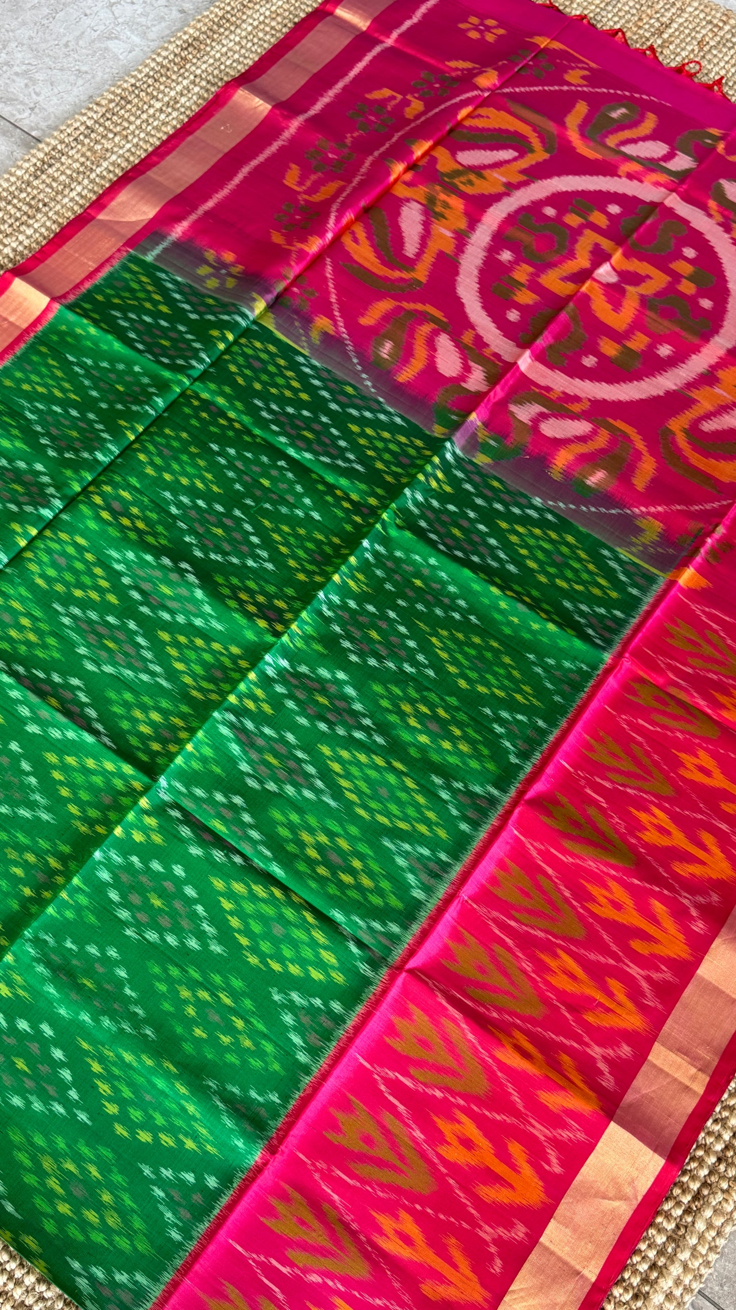 PURE SOFT SILK HANDLOOM SAREE – BOTTLE GREEN WITH PINK BORDER