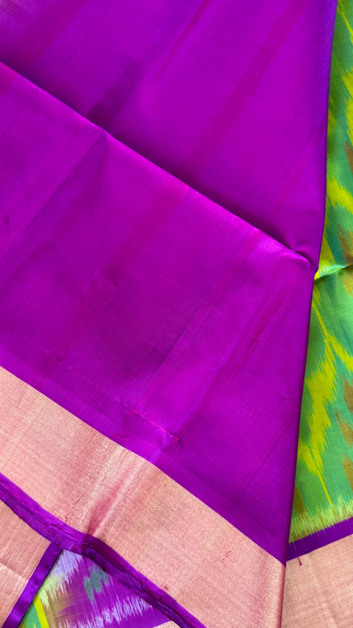 PURE SOFT SILK HANDLOOM SAREE – PARROT GREEN BODY WITH PURPLE PALLU & IKKAT DESIGN