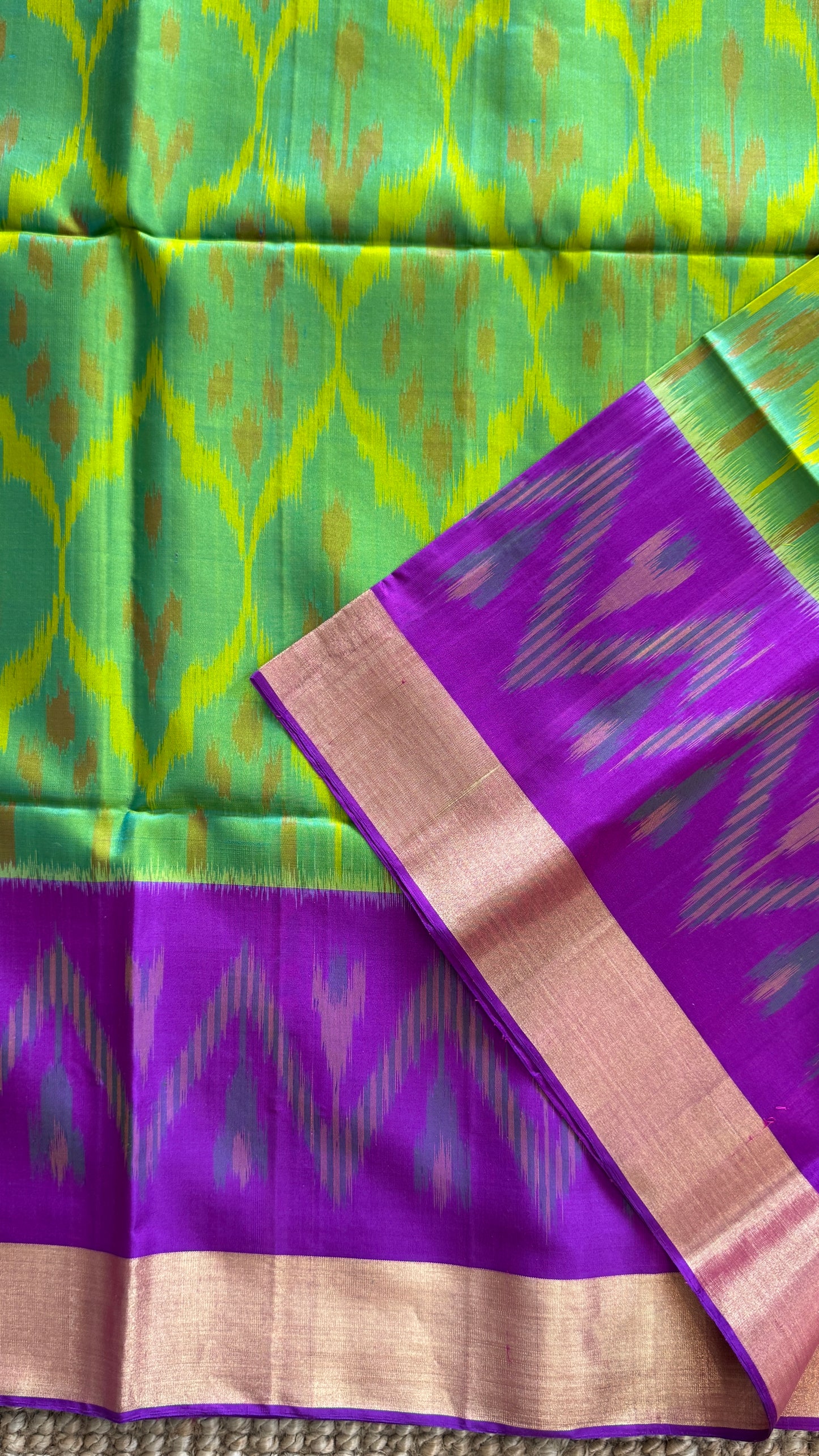 PURE SOFT SILK HANDLOOM SAREE – PARROT GREEN BODY WITH PURPLE PALLU & IKKAT DESIGN