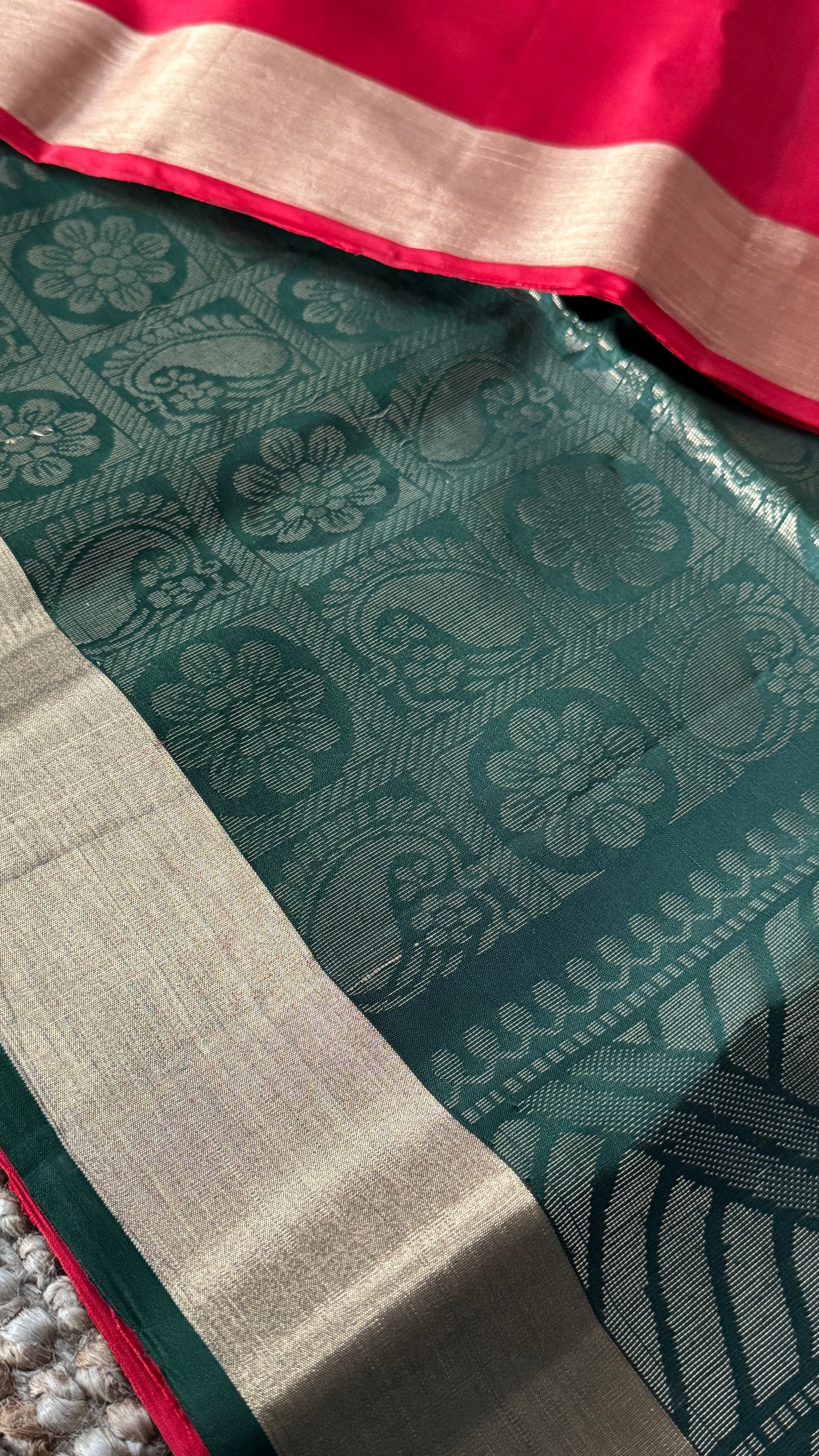 KANCHIVARAM PURE SOFT SILK HANDLOOM SAREE – Red with Bottle Green Pallu