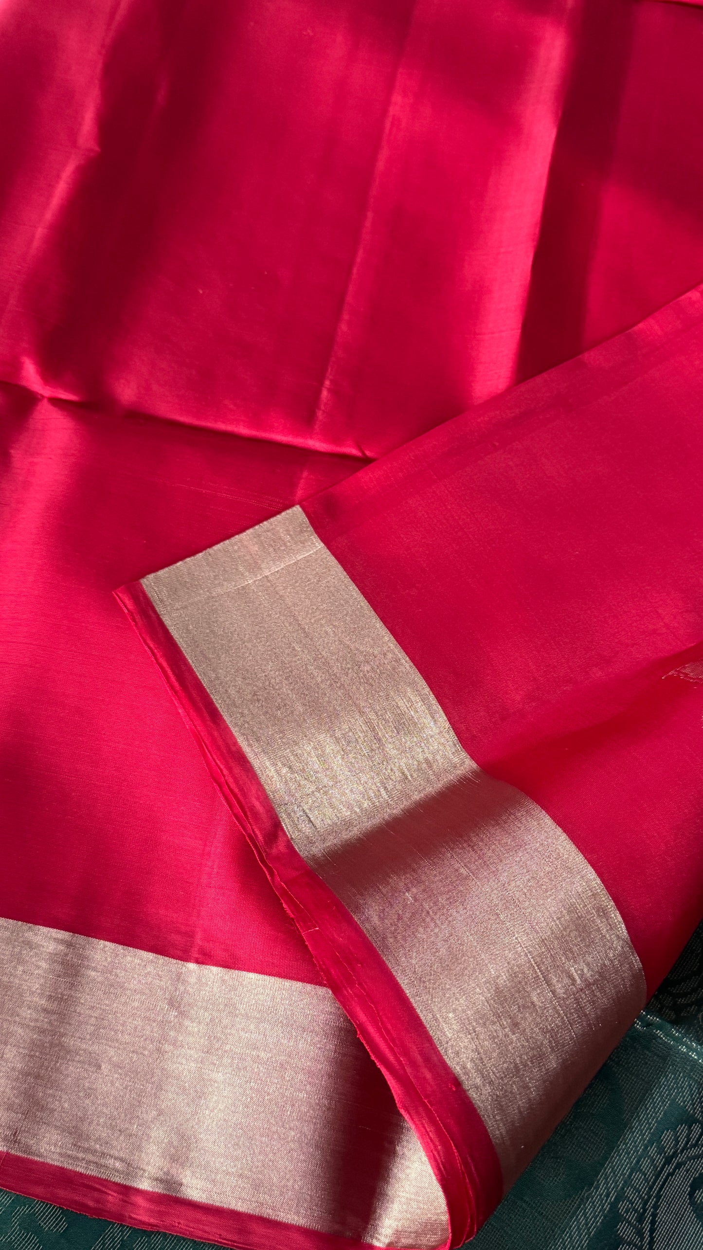 KANCHIVARAM PURE SOFT SILK HANDLOOM SAREE – Red with Bottle Green Pallu
