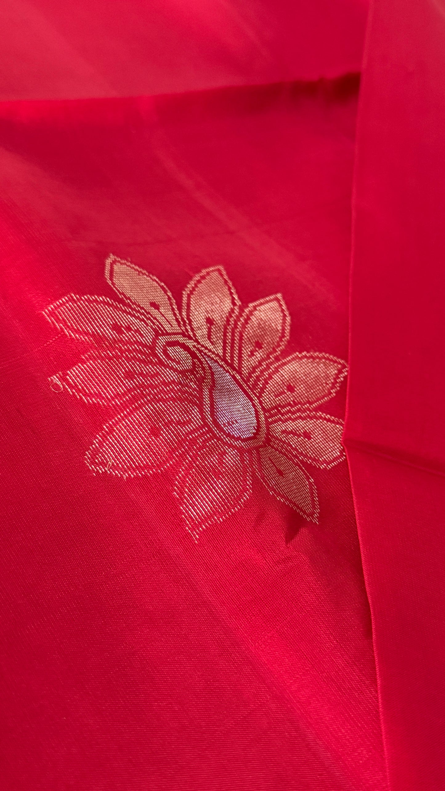 KANCHIVARAM PURE SOFT SILK HANDLOOM SAREE – Red with Bottle Green Pallu