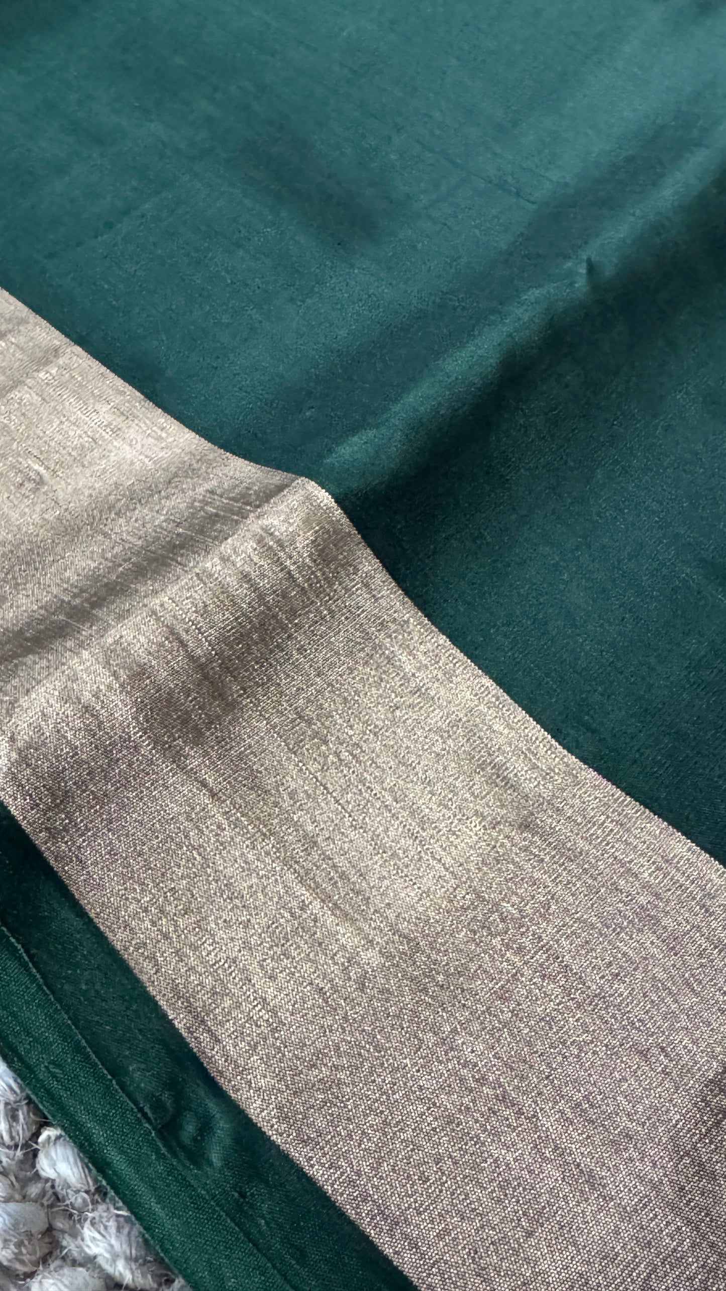 KANCHIVARAM PURE SOFT SILK HANDLOOM SAREE – Red with Bottle Green Pallu