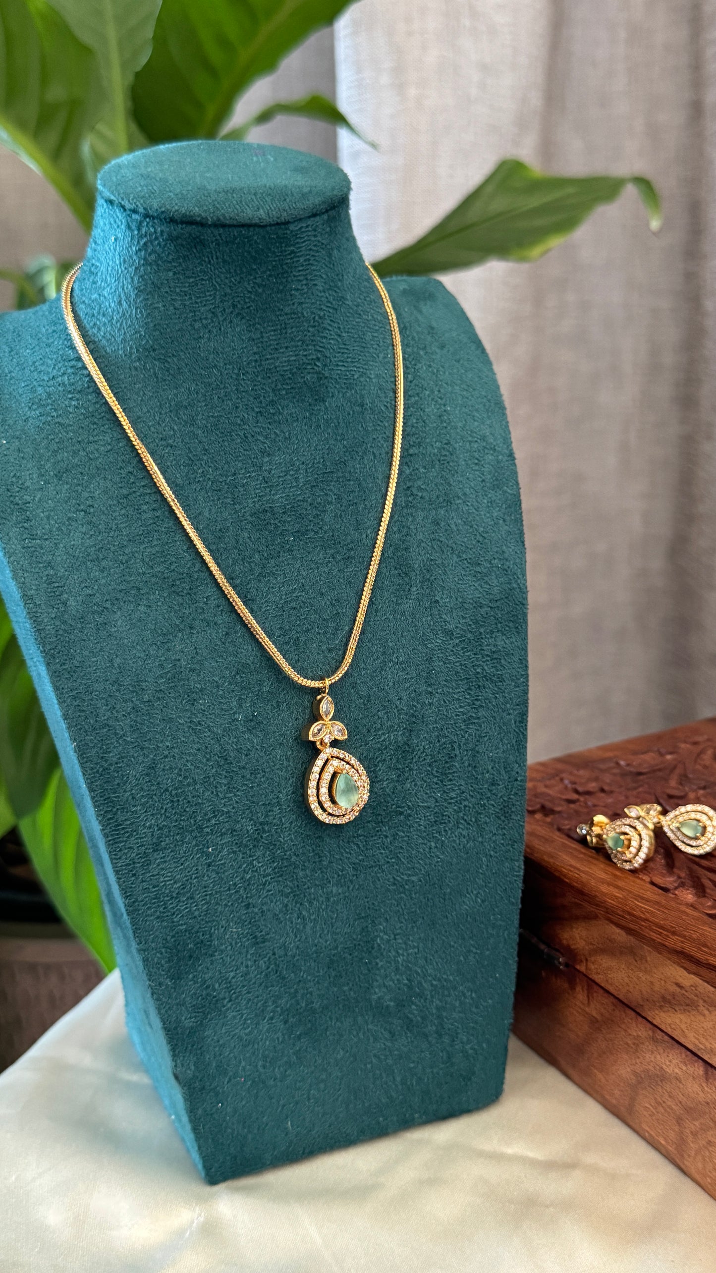 Simple Necklace Set with Mint Green Stone