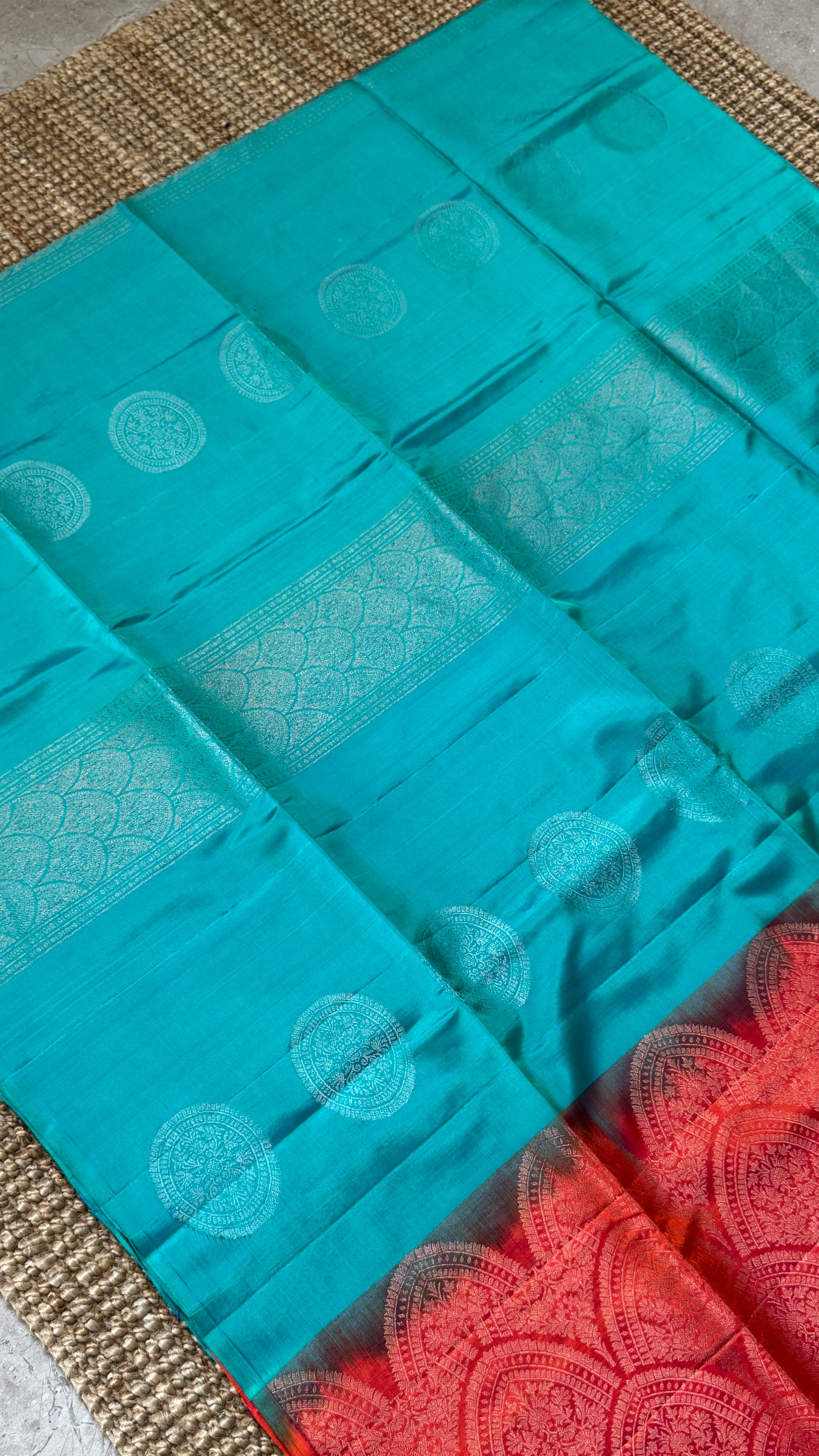 Pure Kanjivaram Soft Silk Borderless Saree – Copper Sulphate Blue with Dual Tone Pallu