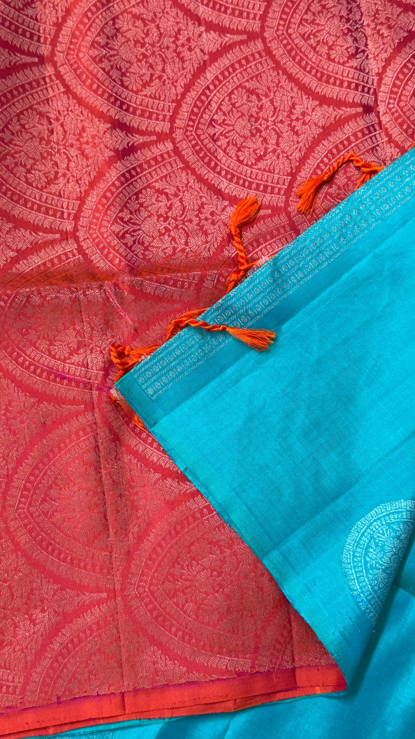 Pure Kanjivaram Soft Silk Borderless Saree – Copper Sulphate Blue with Dual Tone Pallu