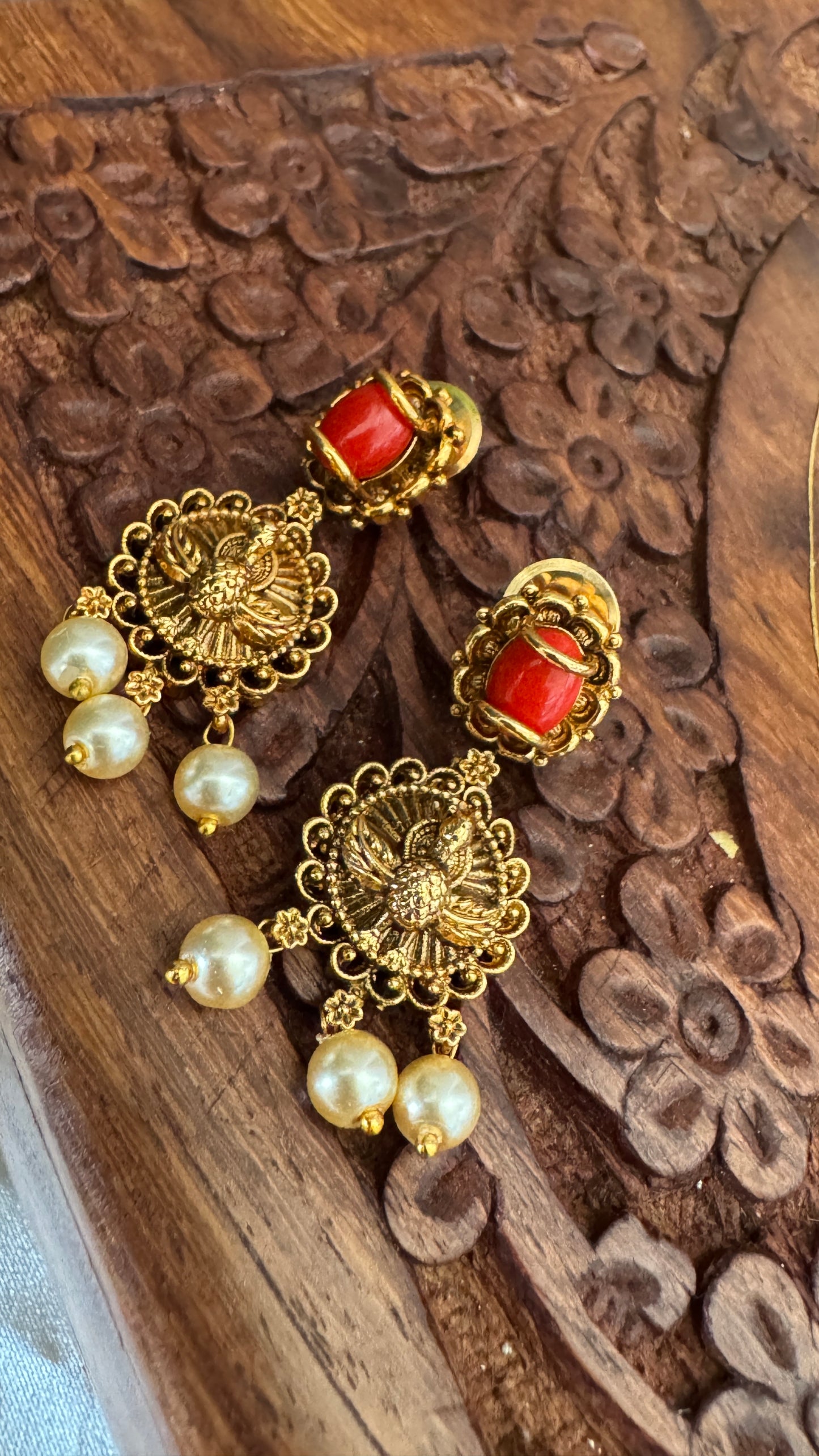 Antique Neckpiece with Earrings - Coral