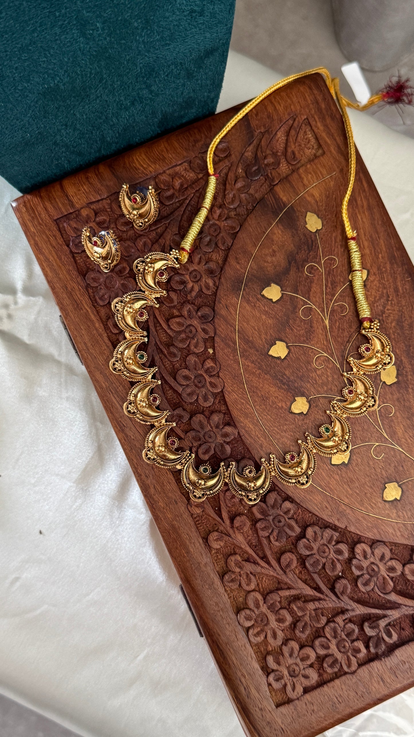 Gold-Toned Crescent Motif Choker Necklace Set