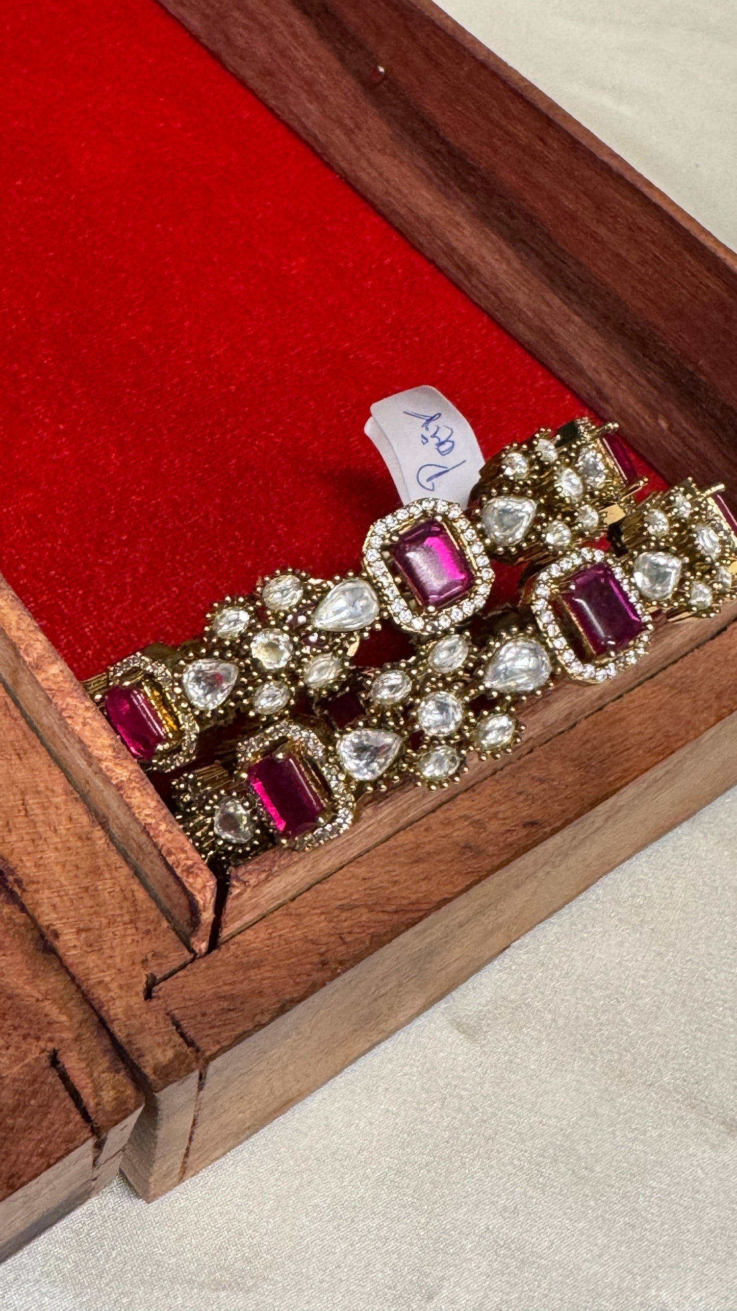 Antique gold plated Kundan Bangle set