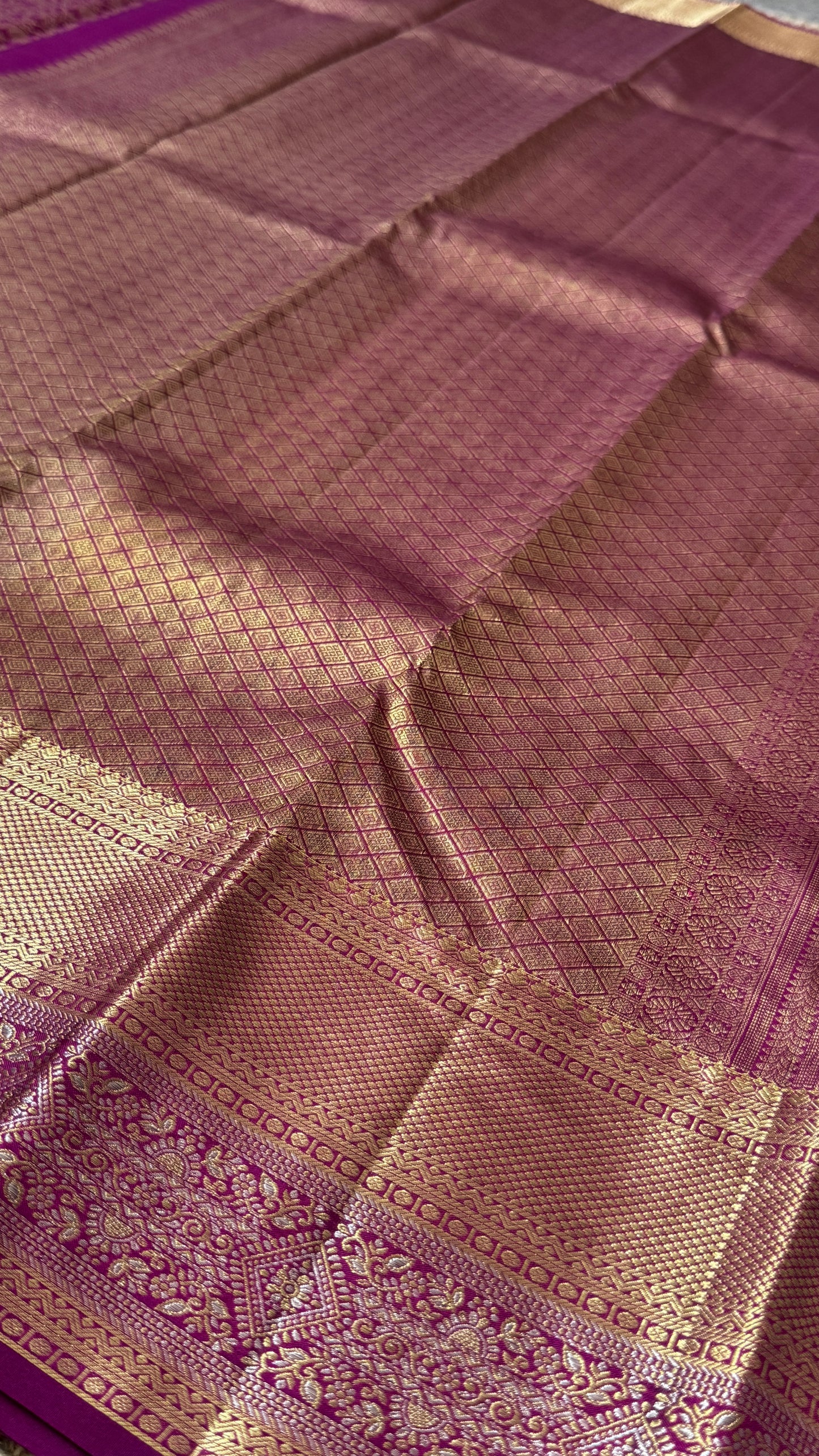 Pure Kanchivaram Silk Saree – Exquisite Pink with Gold Zari Brocade Weaving