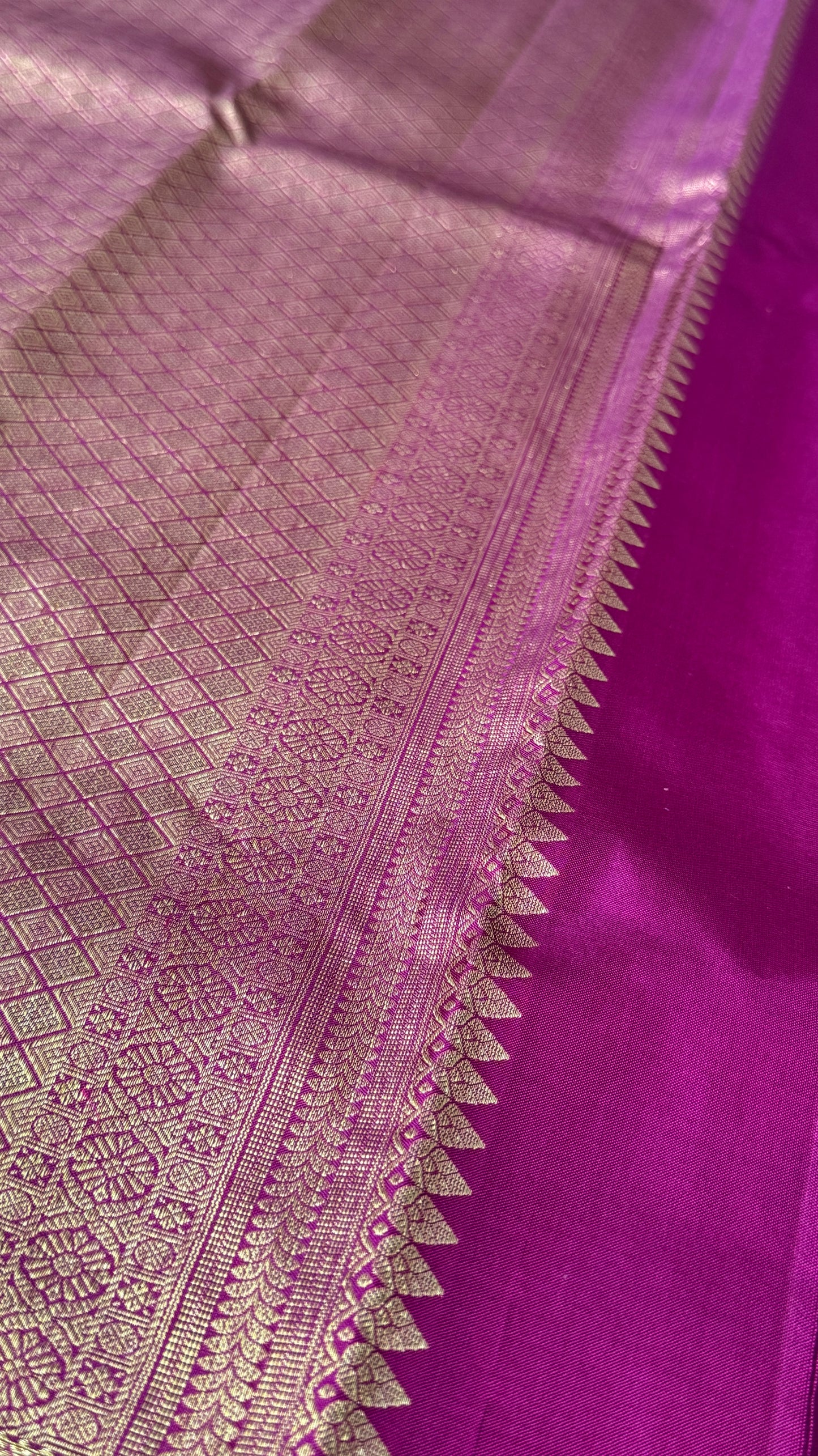 Pure Kanchivaram Silk Saree – Exquisite Pink with Gold Zari Brocade Weaving