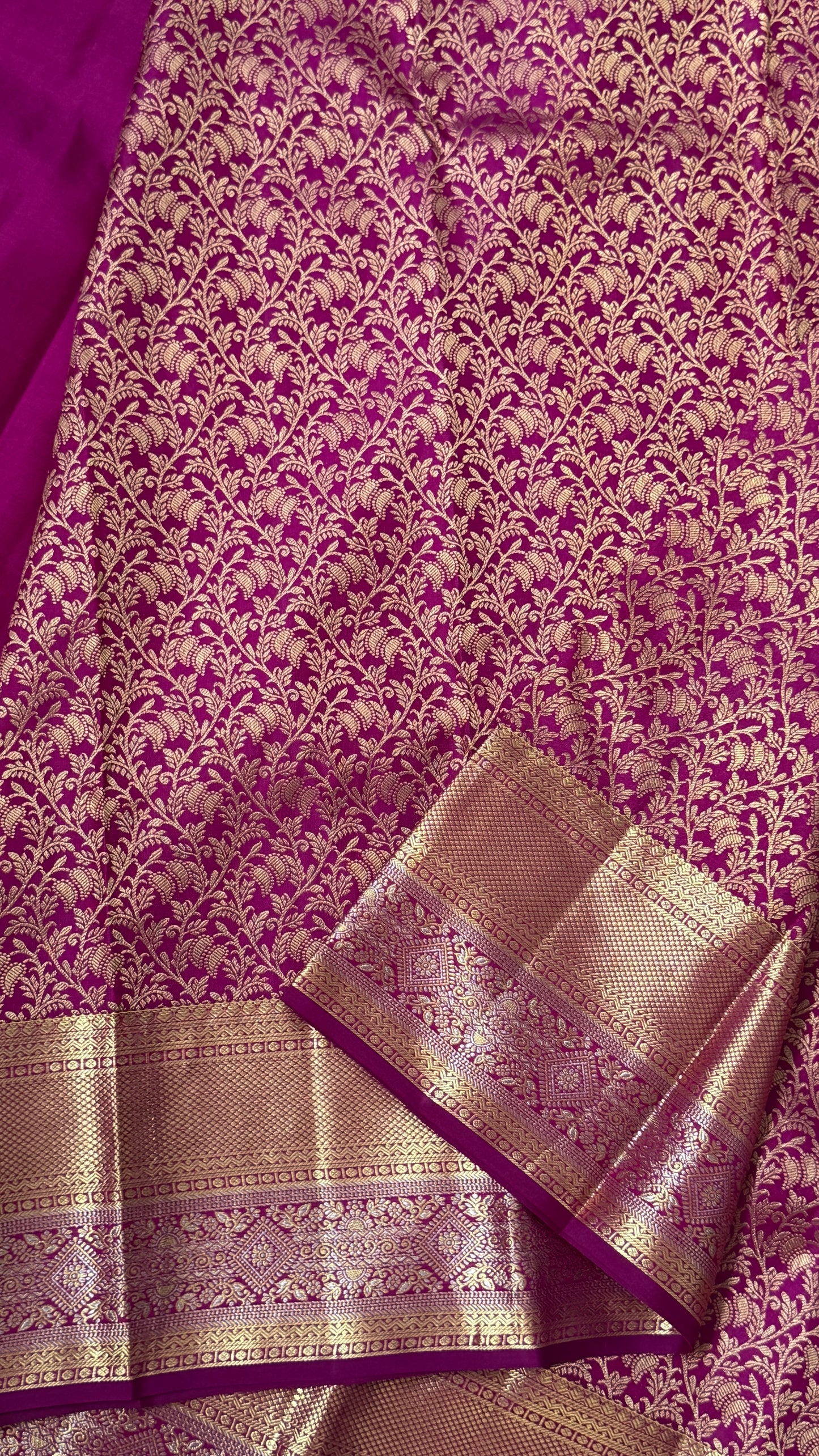Pure Kanchivaram Silk Saree – Exquisite Pink with Gold Zari Brocade Weaving