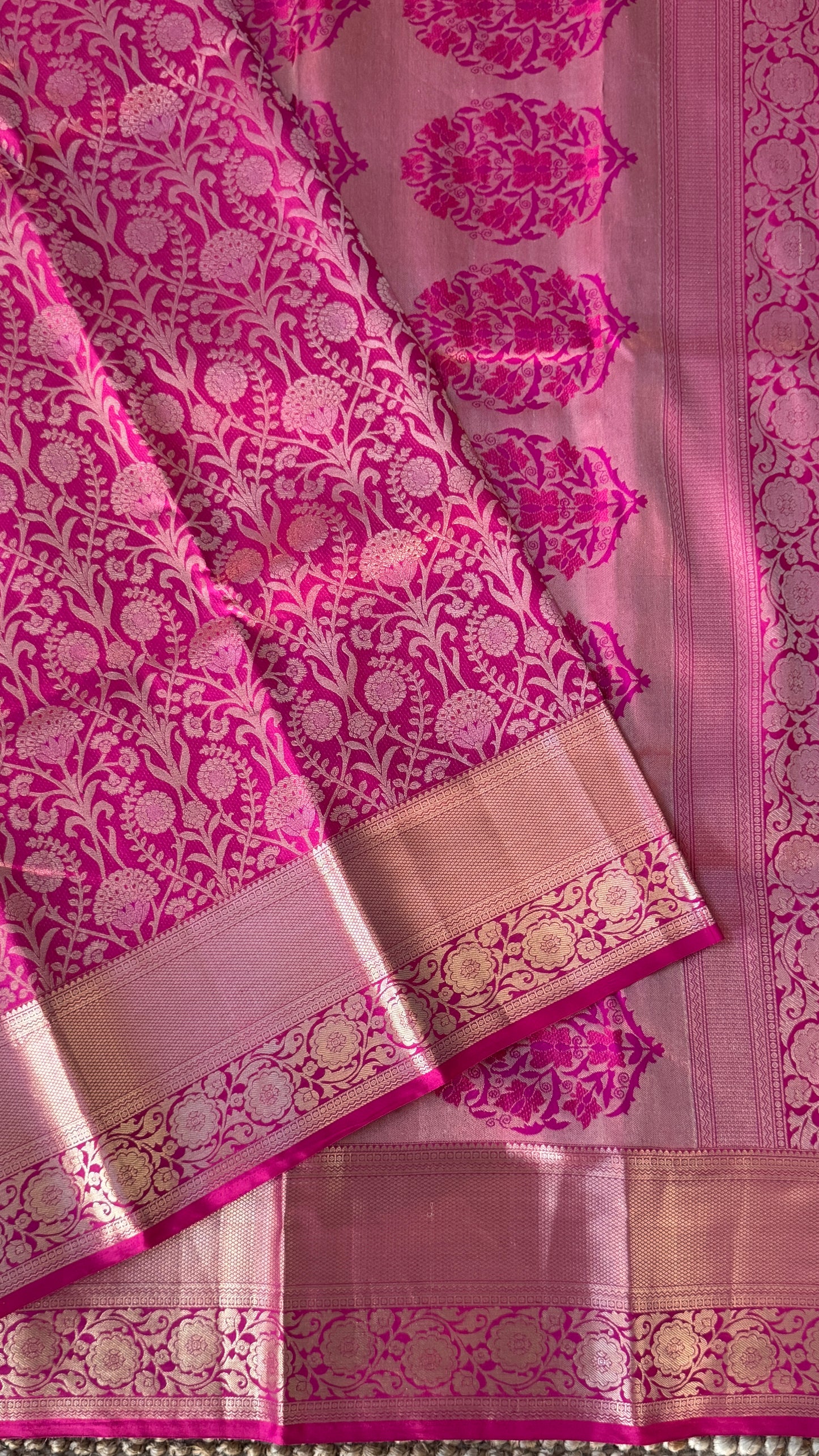 Pure Kanchivaram Silk Saree – Exquisite Pink with Gold Zari Brocade Weaving