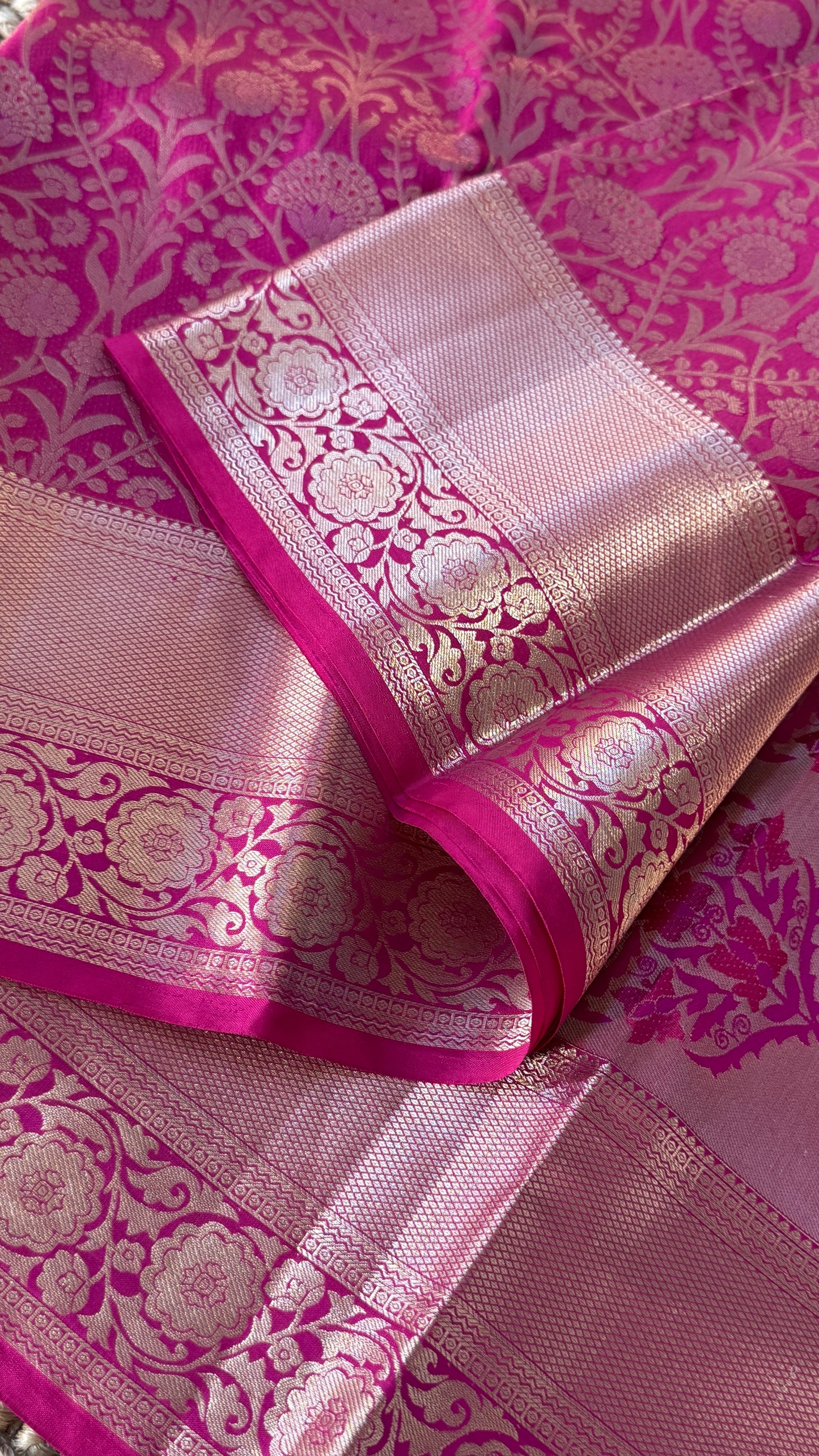 Pure Kanchivaram Silk Saree – Exquisite Pink with Gold Zari Brocade Weaving