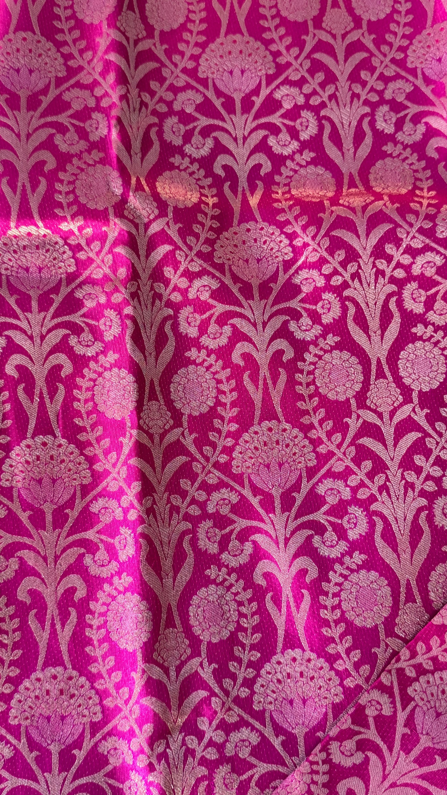 Pure Kanchivaram Silk Saree – Exquisite Pink with Gold Zari Brocade Weaving