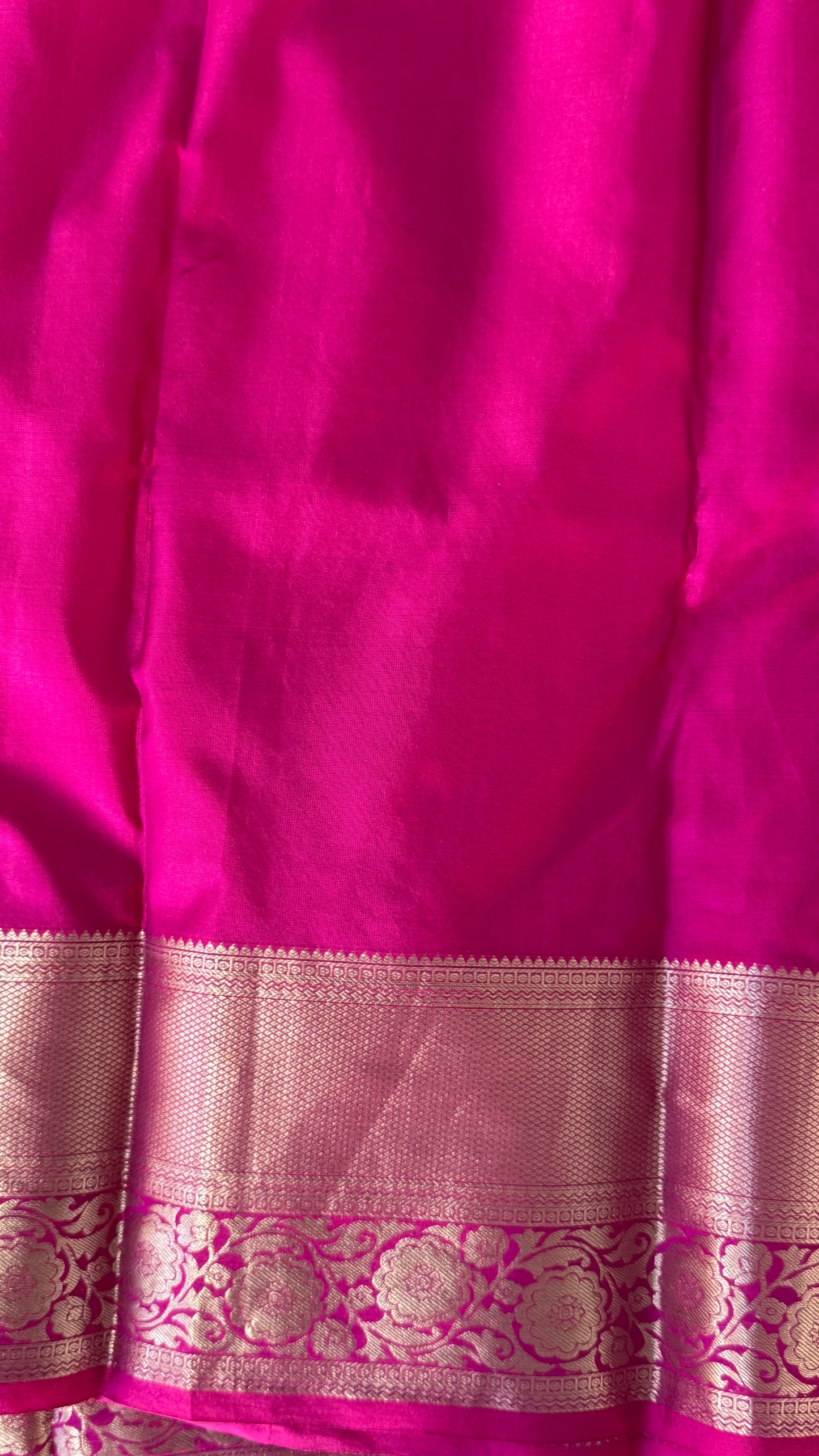 Pure Kanchivaram Silk Saree – Exquisite Pink with Gold Zari Brocade Weaving