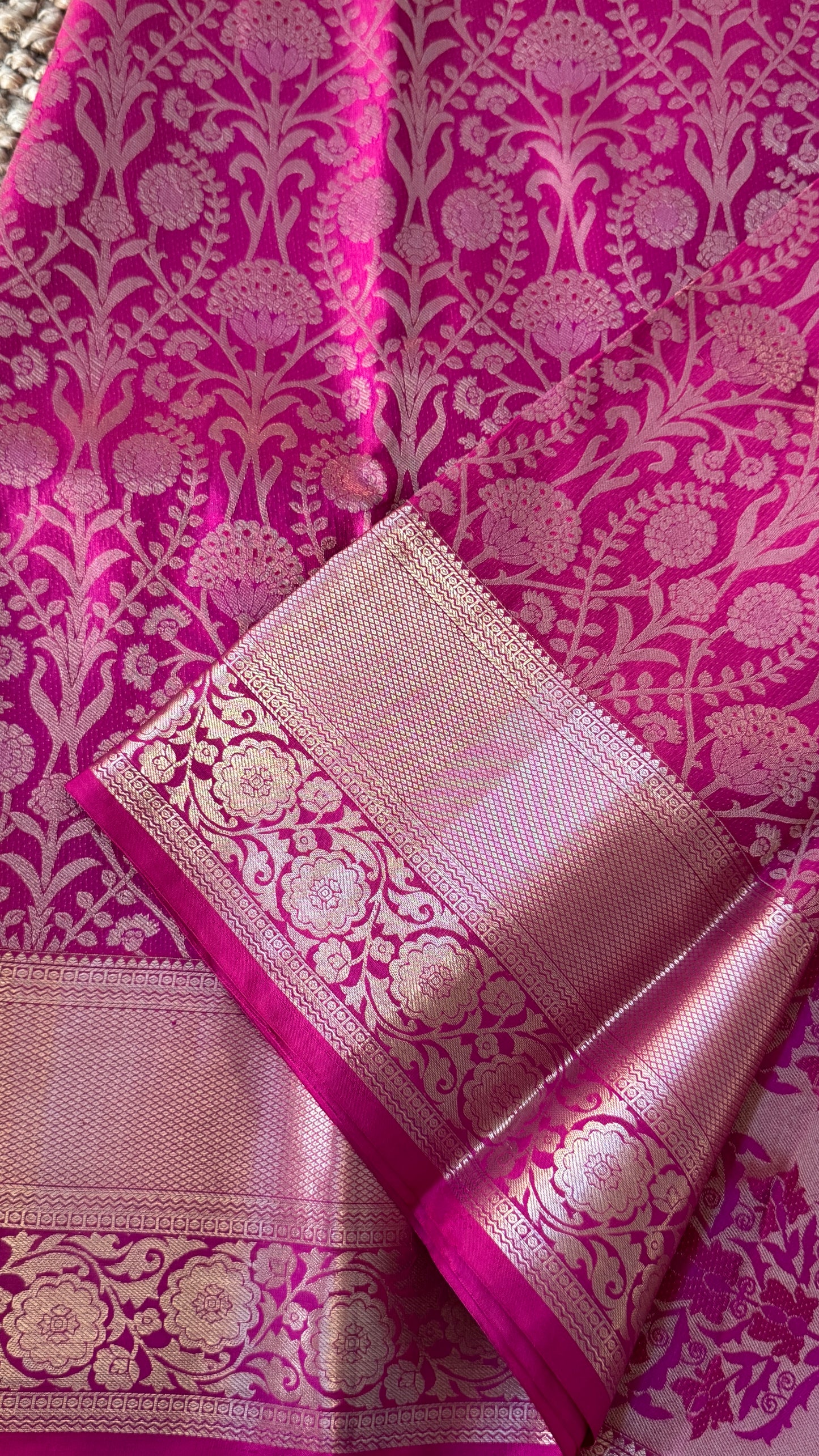 Pure Kanchivaram Silk Saree – Exquisite Pink with Gold Zari Brocade Weaving