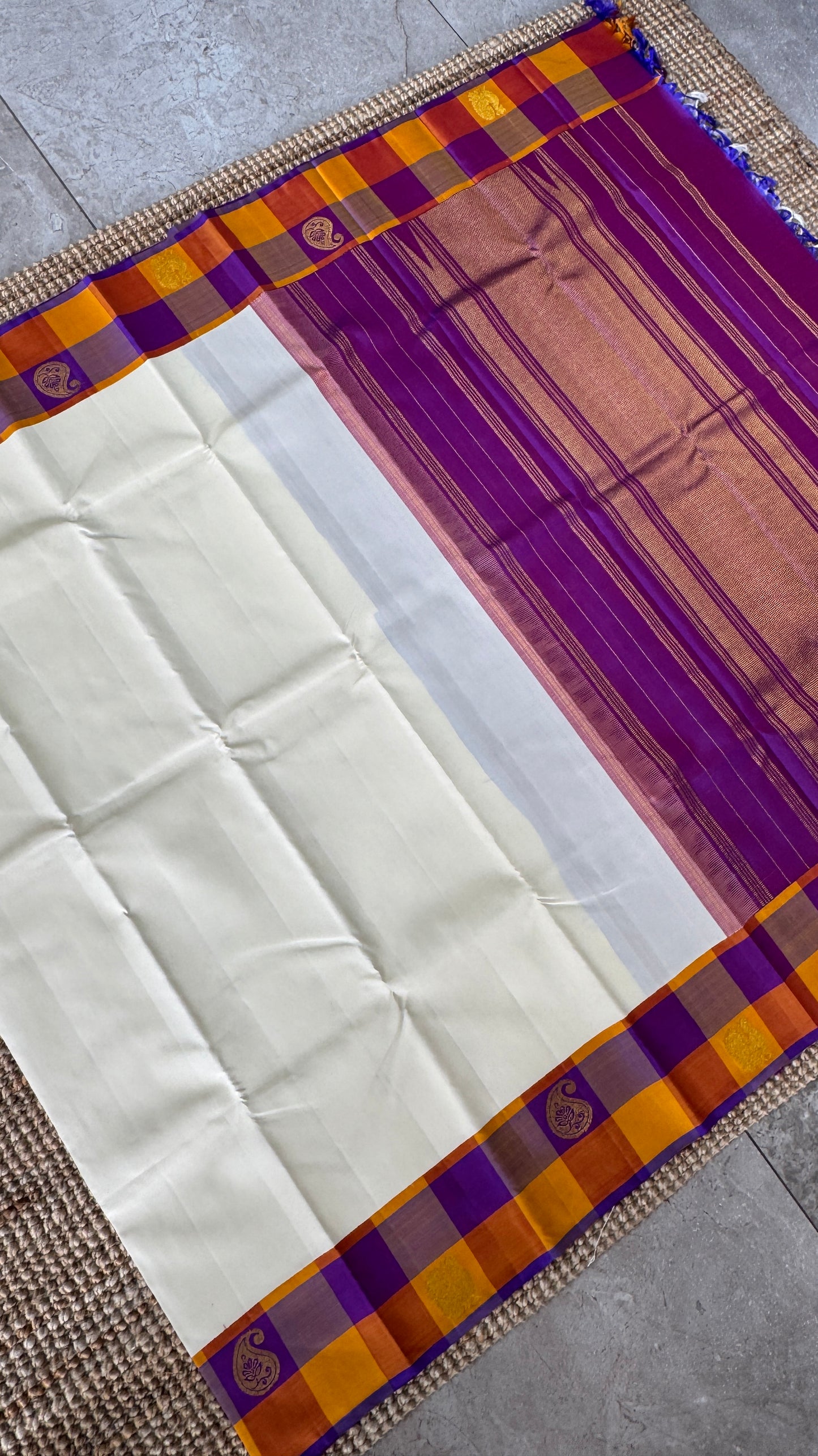 KANJIVARAM PURE SILK HANDLOOM SAREE – Half white with Multicolor Border