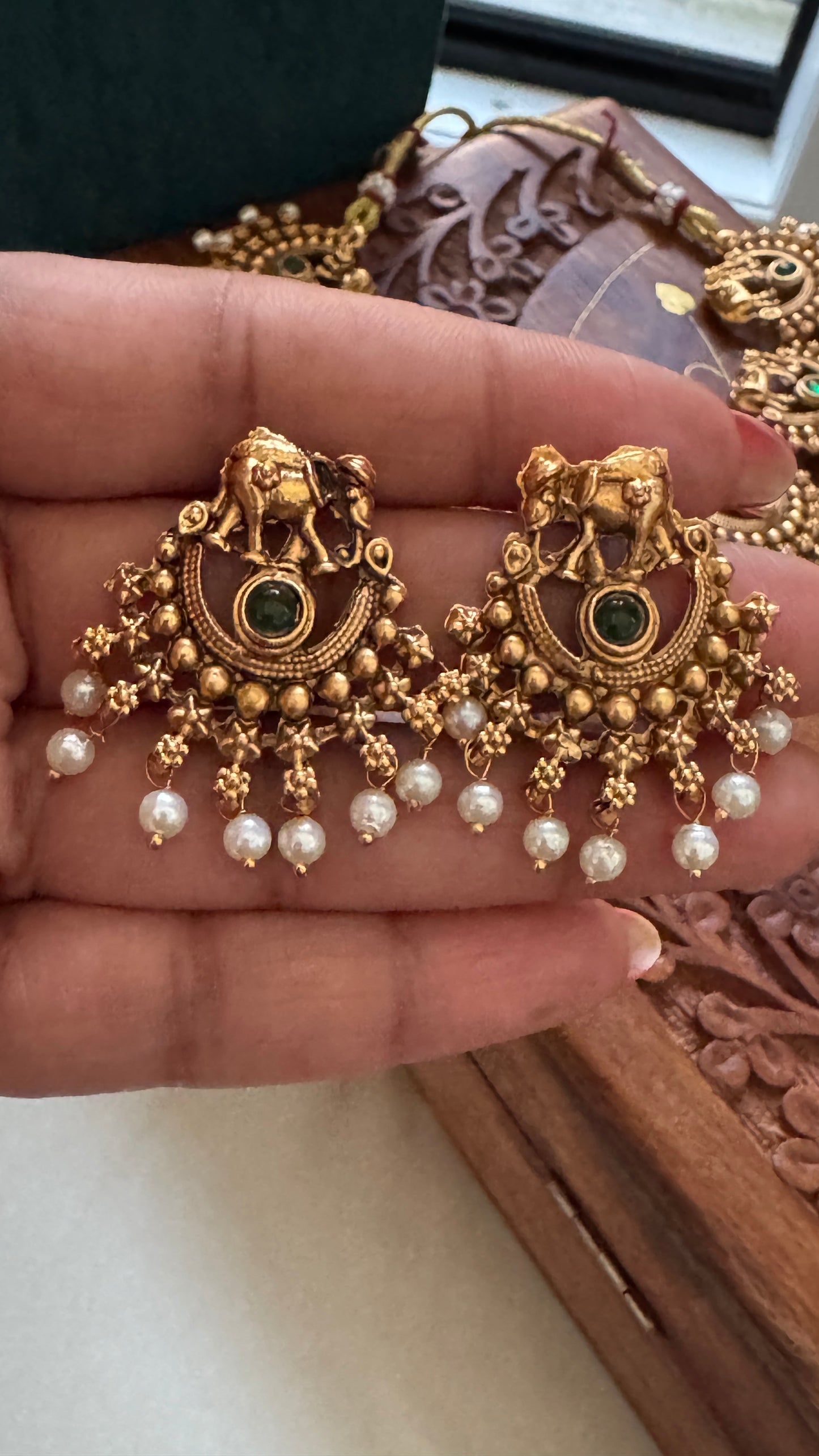 Antique Gold-Plated Temple Choker Set