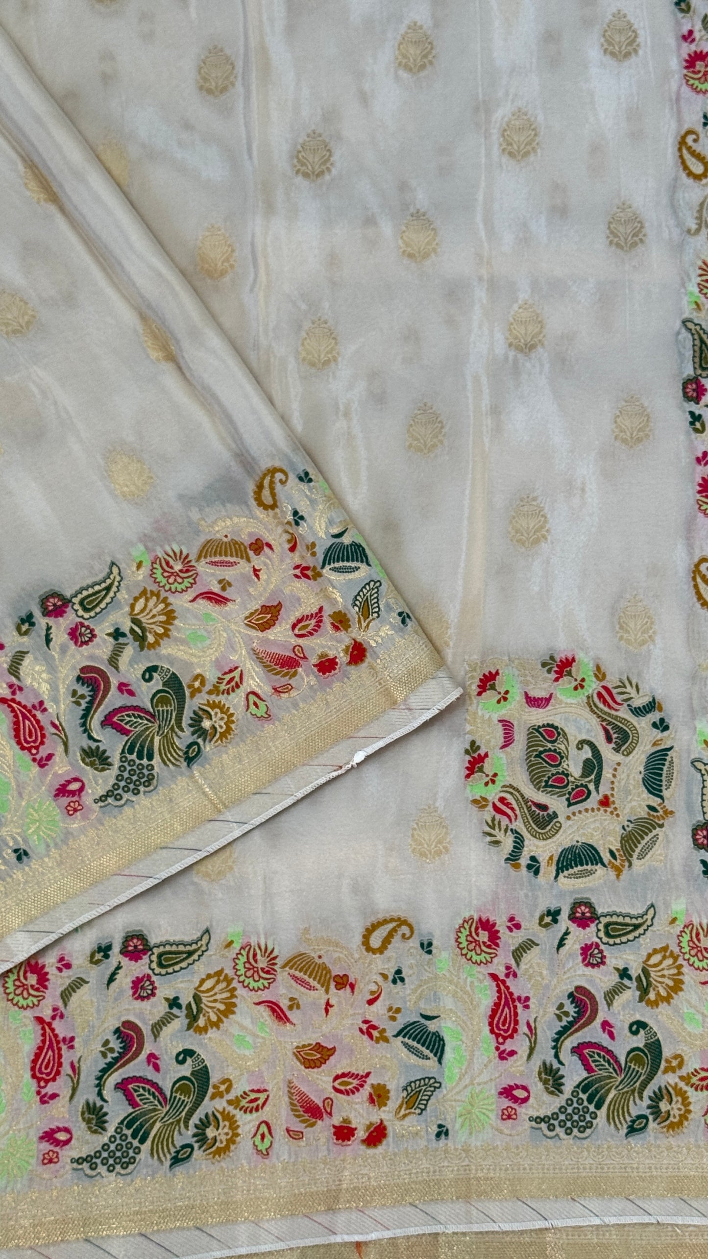 Soft Tissue Silk Saree – Elegant Half-white with Intricate Zari Weaving