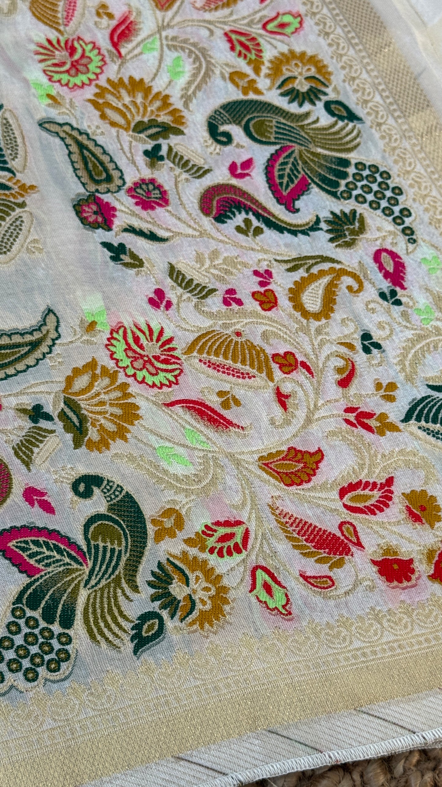 Soft Tissue Silk Saree – Elegant Half-white with Intricate Zari Weaving