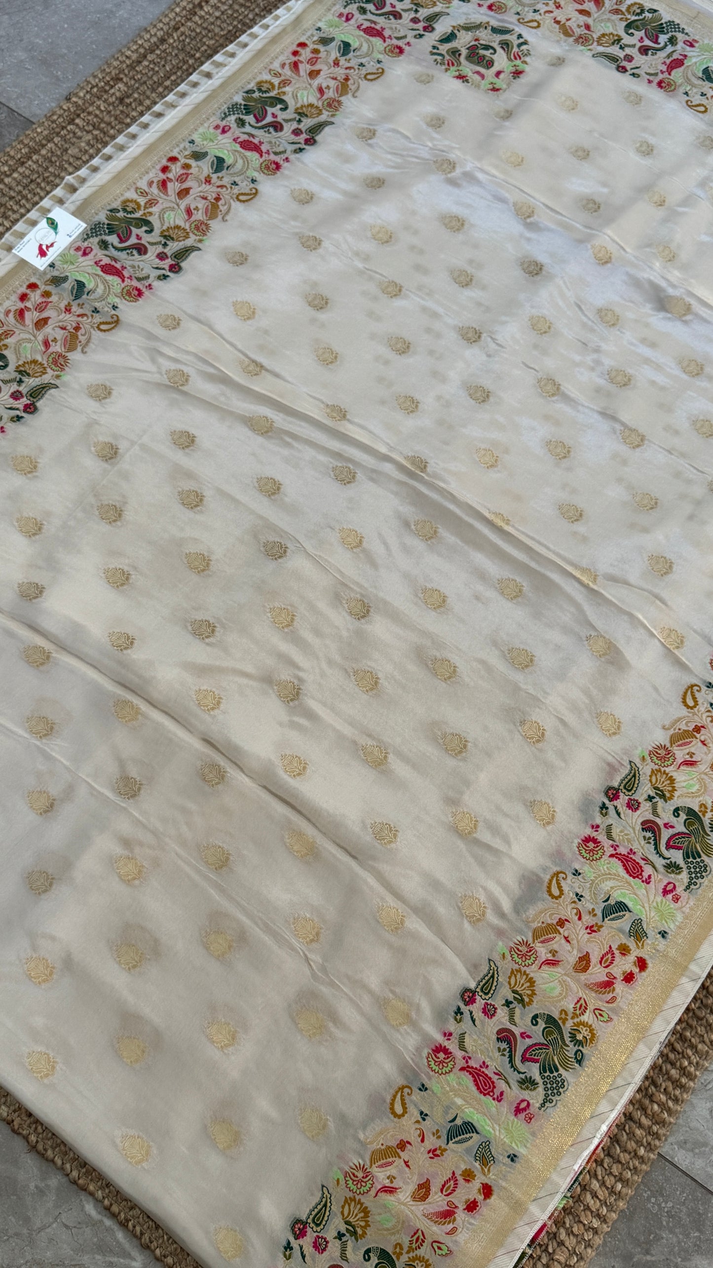 Soft Tissue Silk Saree – Elegant Half-white with Intricate Zari Weaving