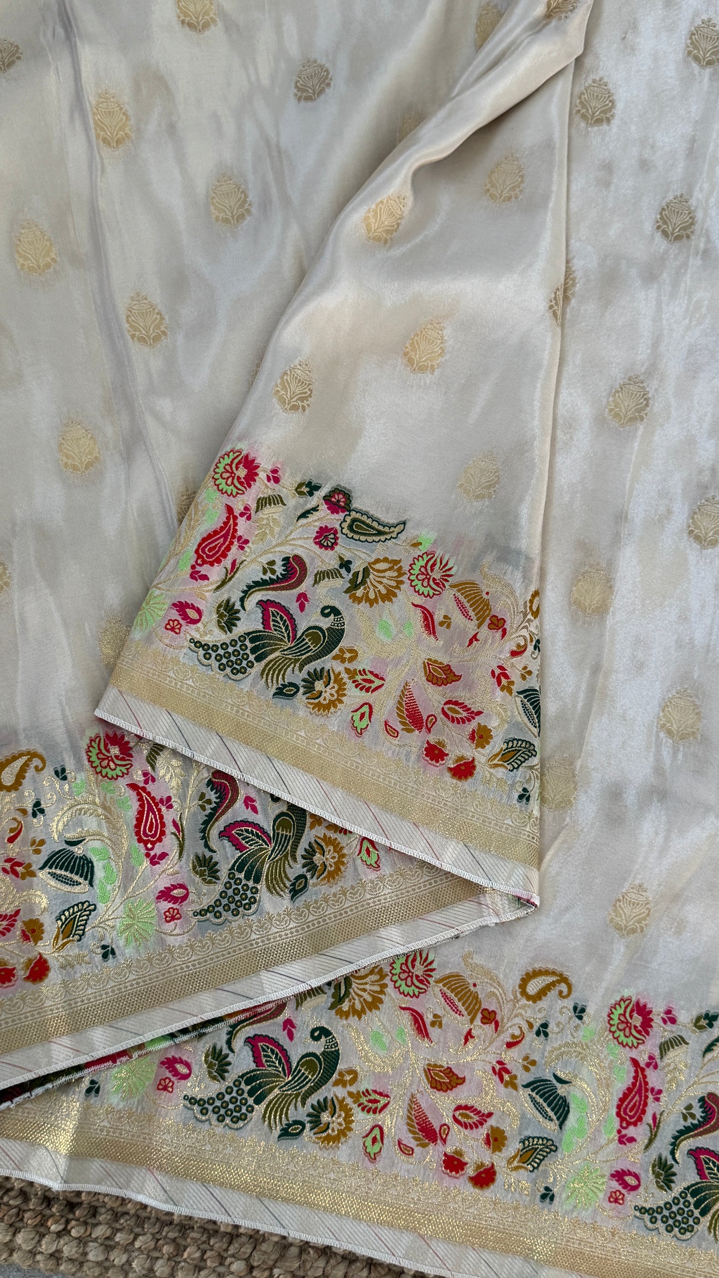 Soft Tissue Silk Saree – Elegant Half-white with Intricate Zari Weaving
