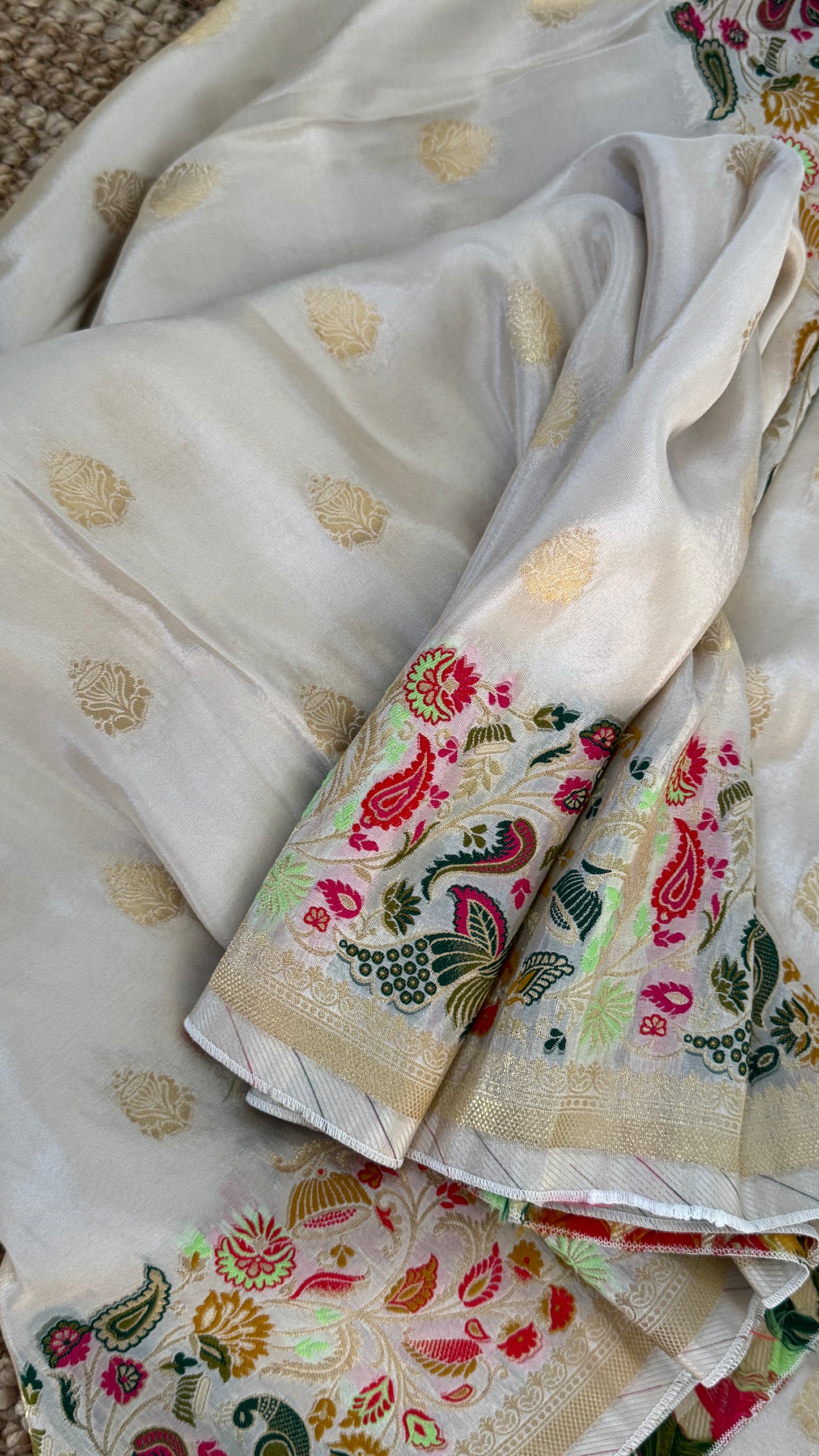 Soft Tissue Silk Saree – Elegant Half-white with Intricate Zari Weaving