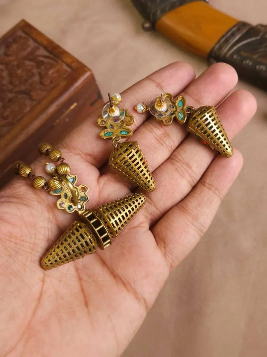 Long pendant necklace in gold tone β Multicolor